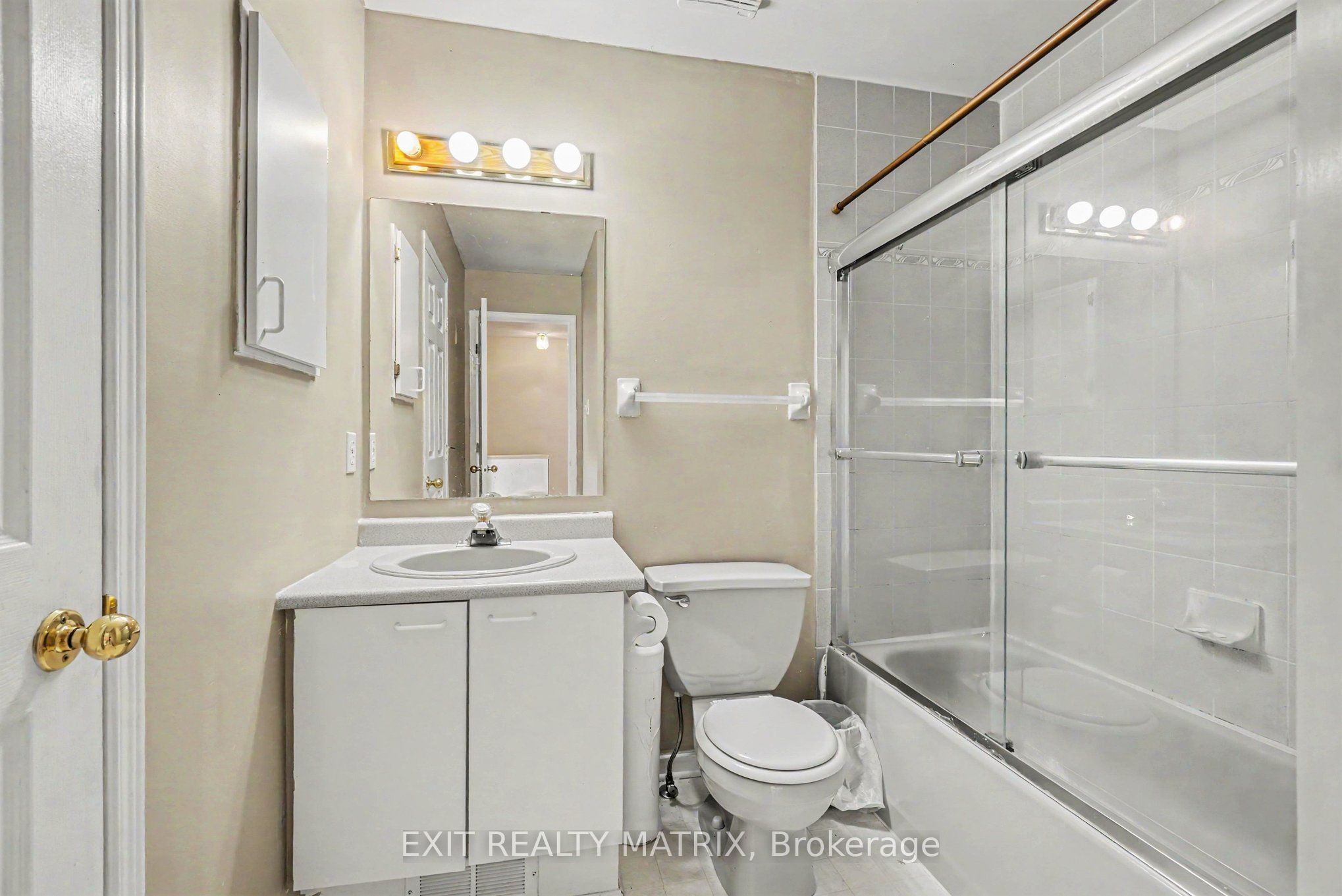 2209 Saturn Crescent Property Photo 14
