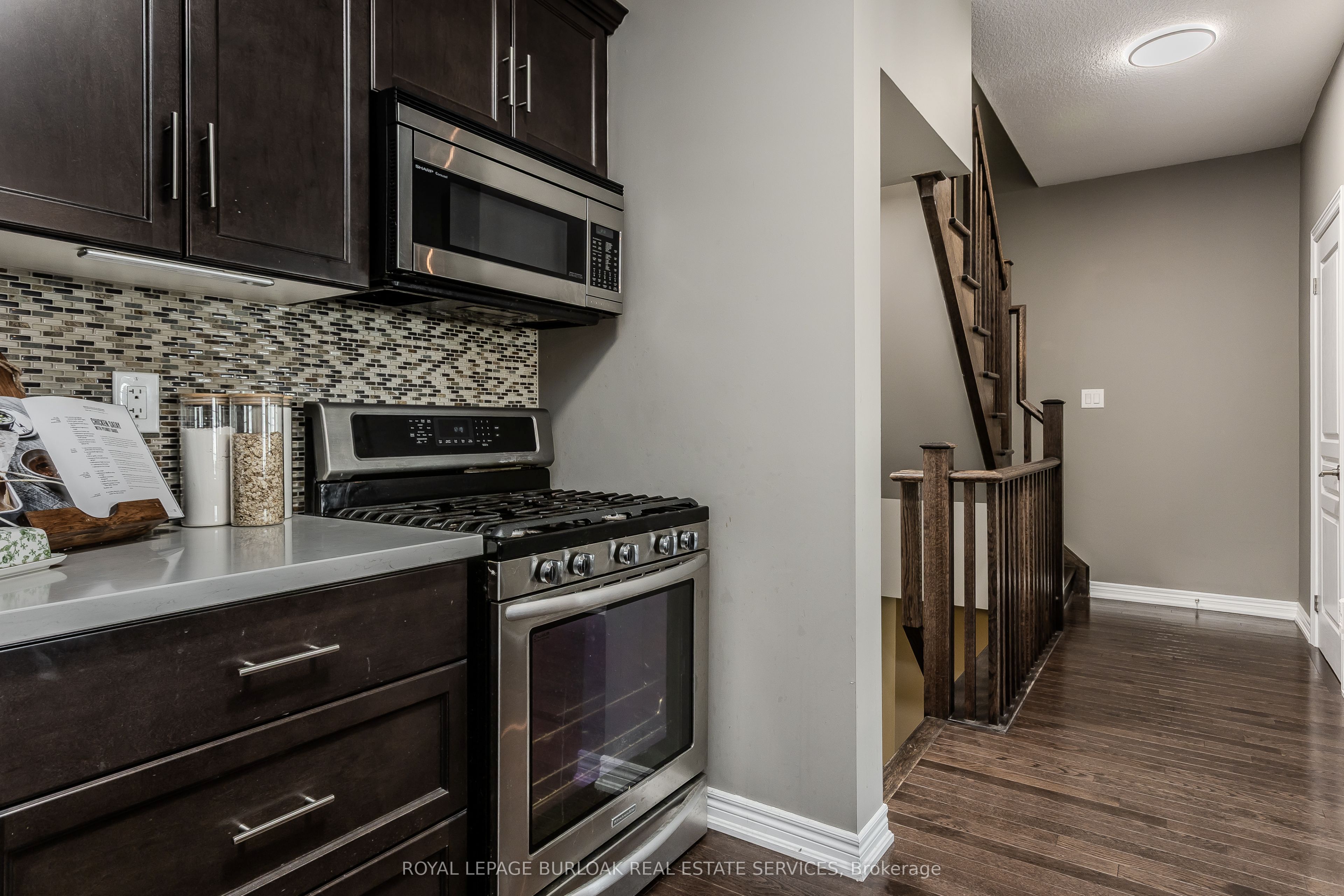 215 Dundas Street E 29 Property Photo 7