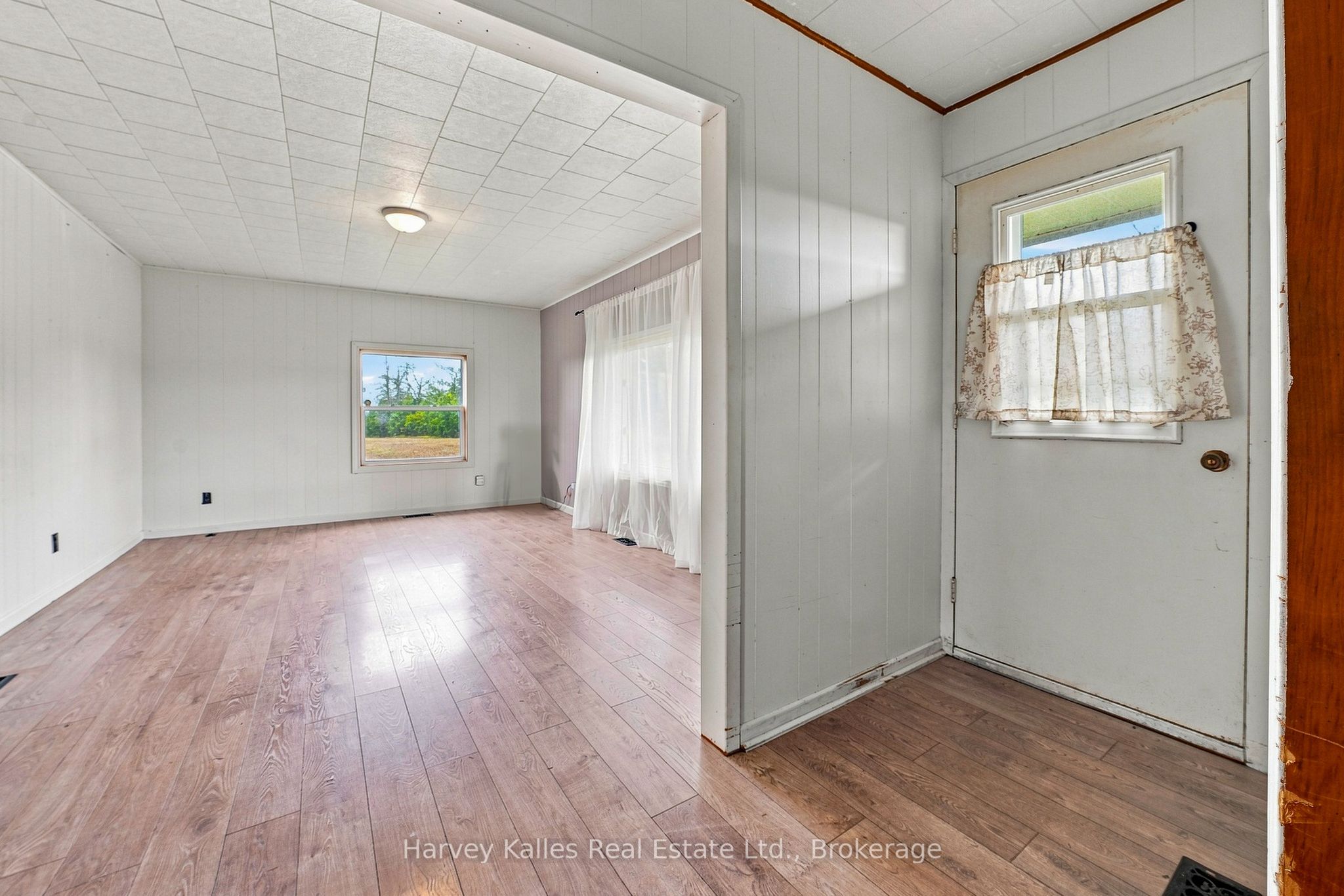 147 Caughey Road Property Photo 3