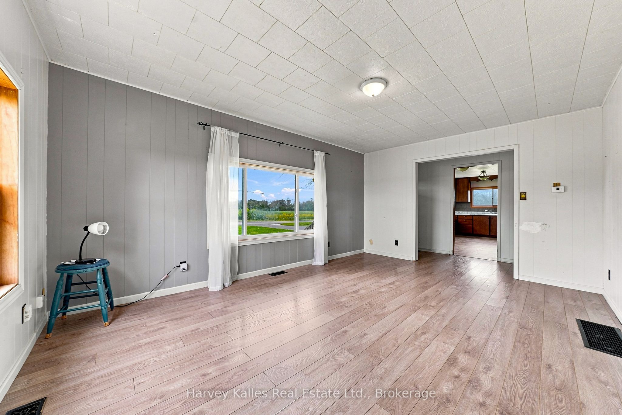 147 Caughey Road Property Photo 6
