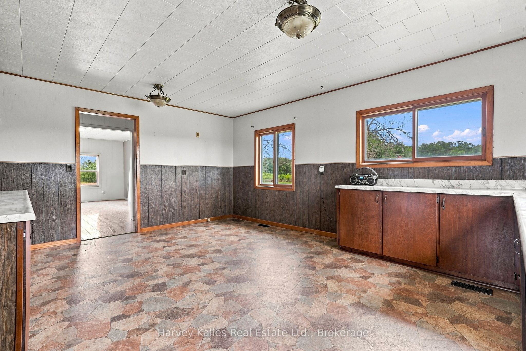 147 Caughey Road Property Photo 7