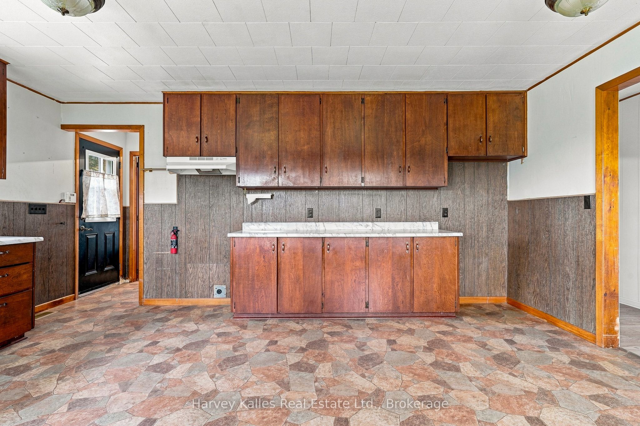147 Caughey Road Property Photo 11