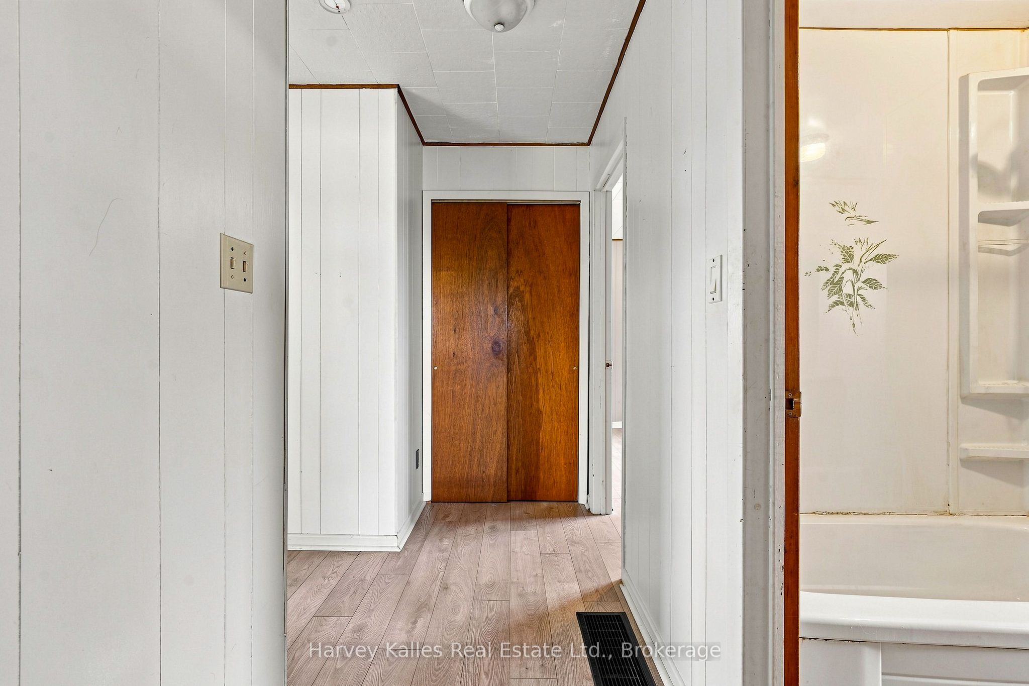 147 Caughey Road Property Photo 15