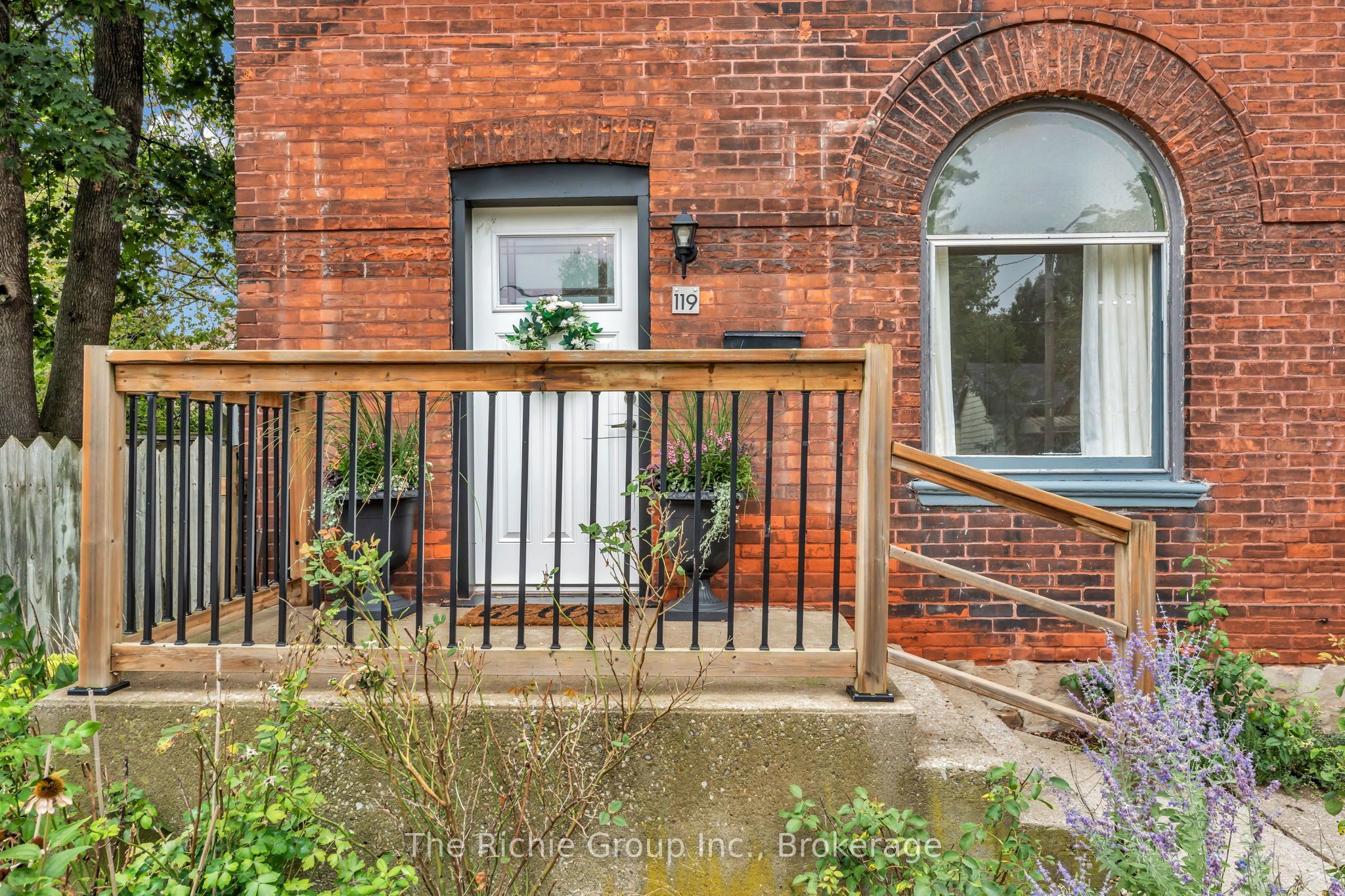 119 Brock Street Property Photo 3