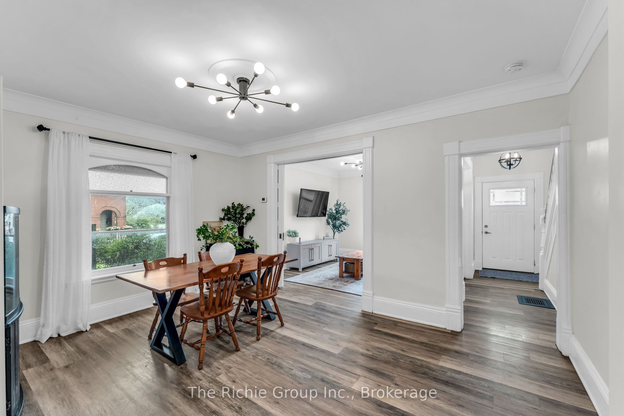 119 Brock Street Property Photo 6
