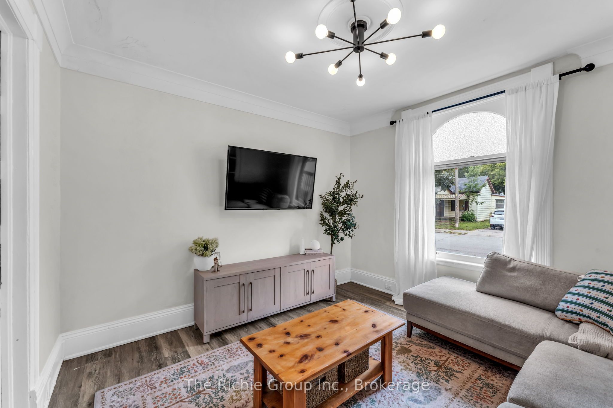 119 Brock Street Property Photo 10