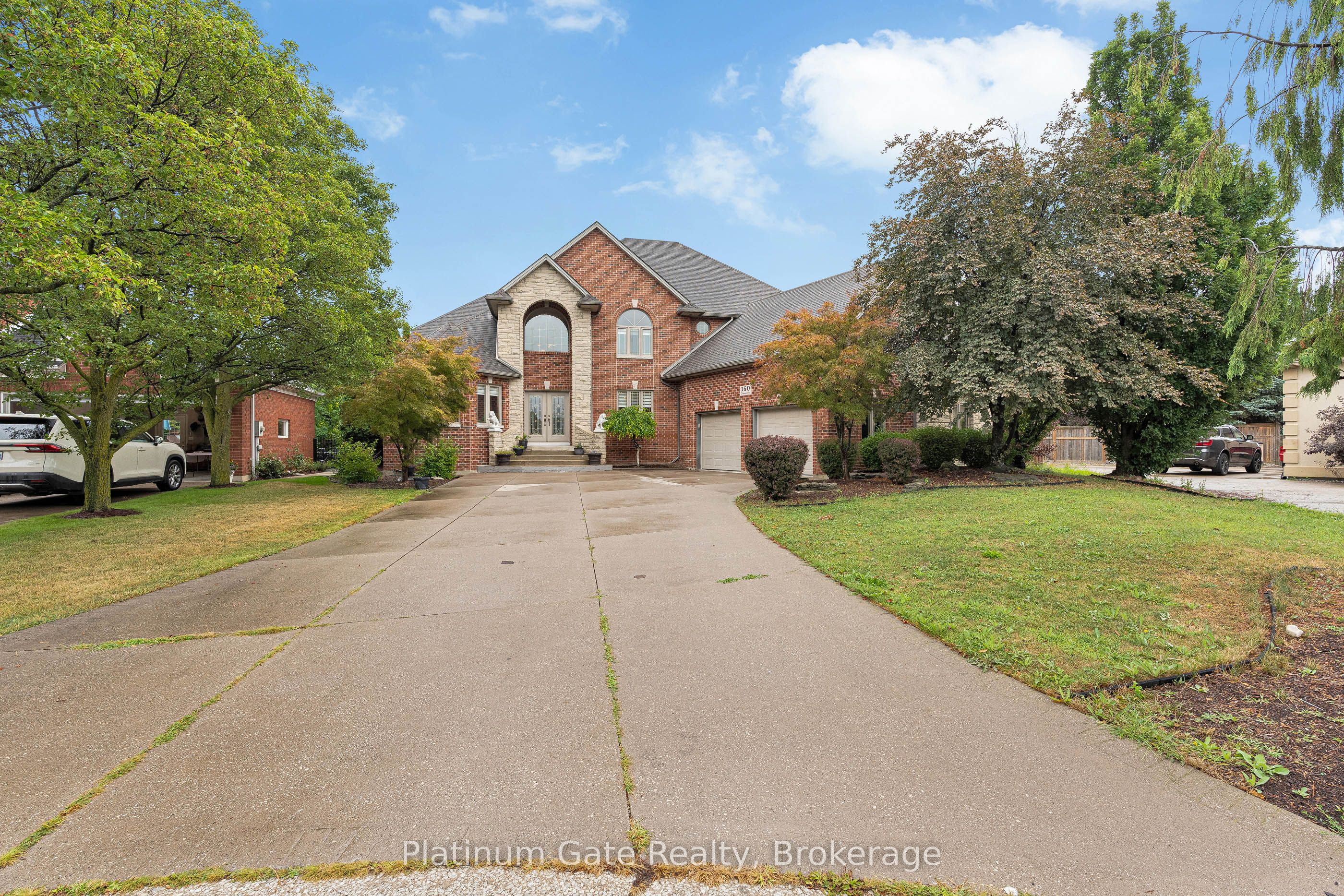 150 Seymour Crescent Property Photo 1
