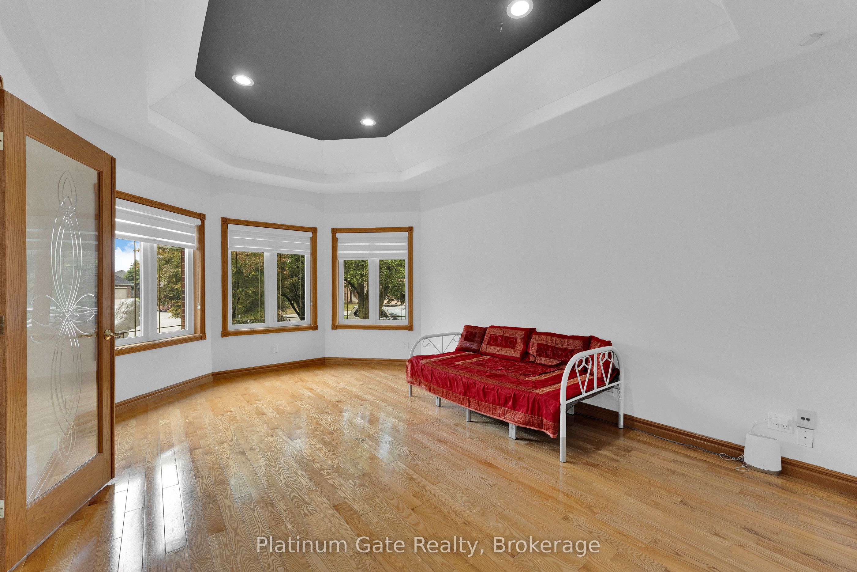 150 Seymour Crescent Property Photo 15