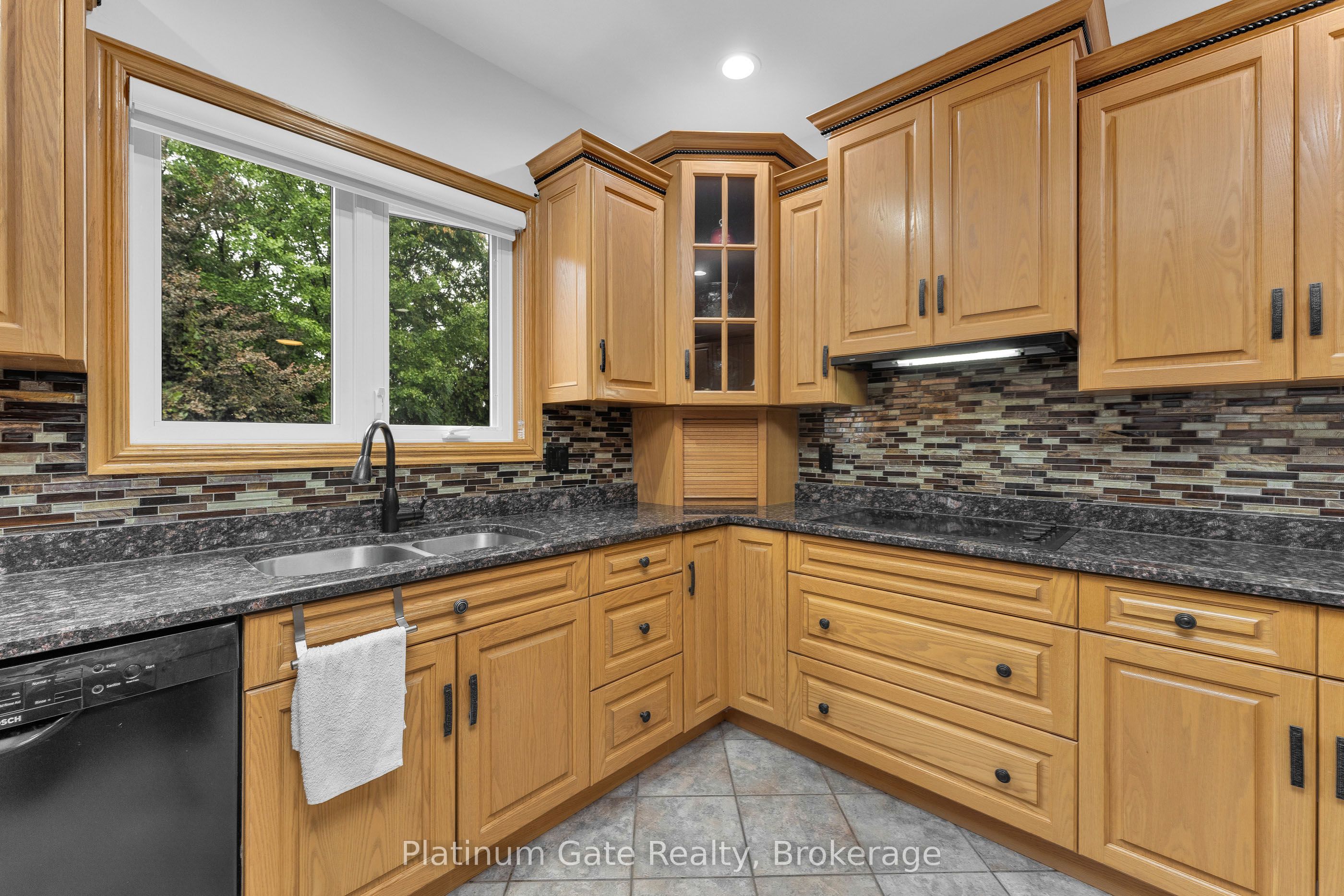 150 Seymour Crescent Property Photo 25