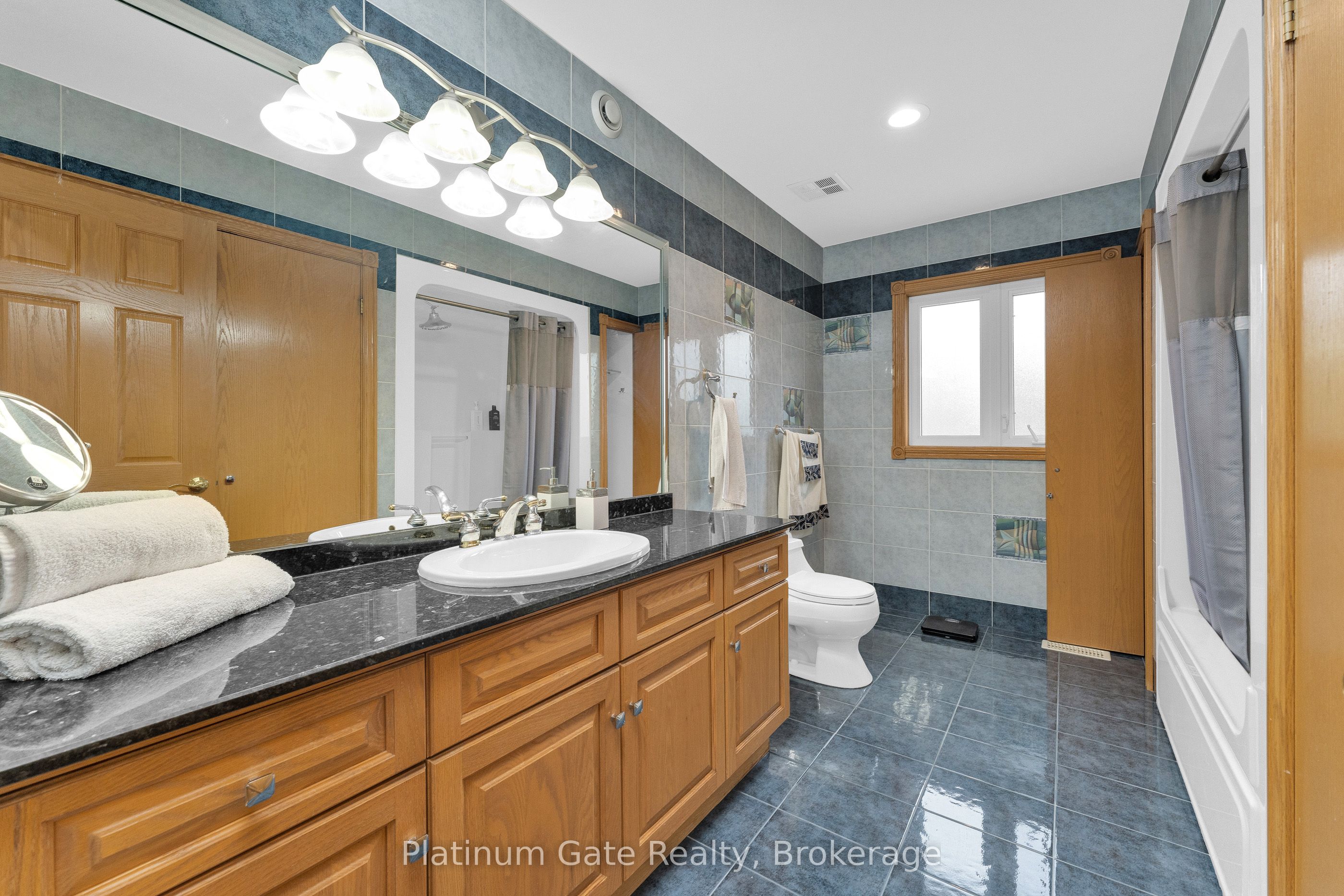 150 Seymour Crescent Property Photo 42