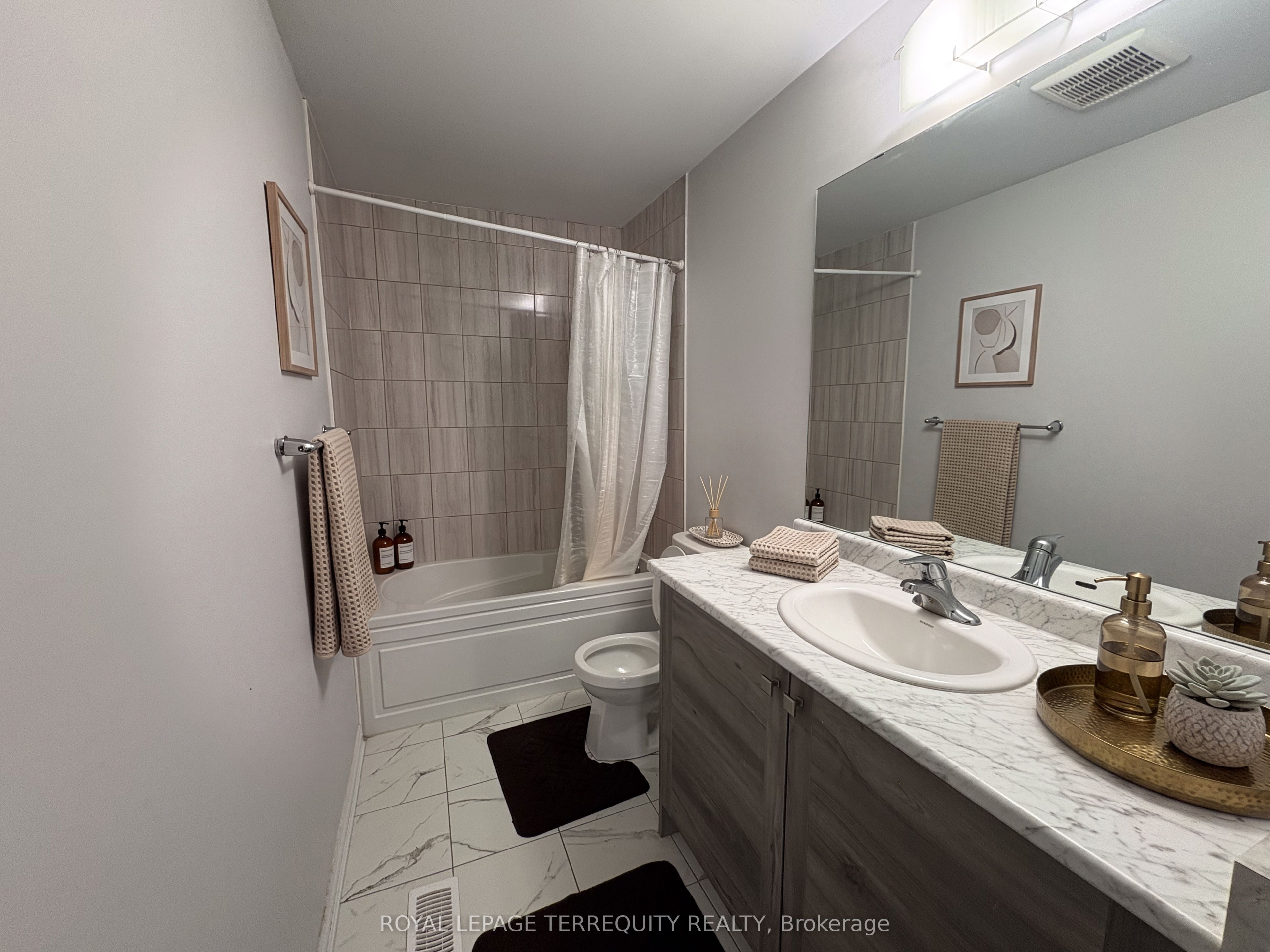 285 Vanilla Trail Property Photo 11