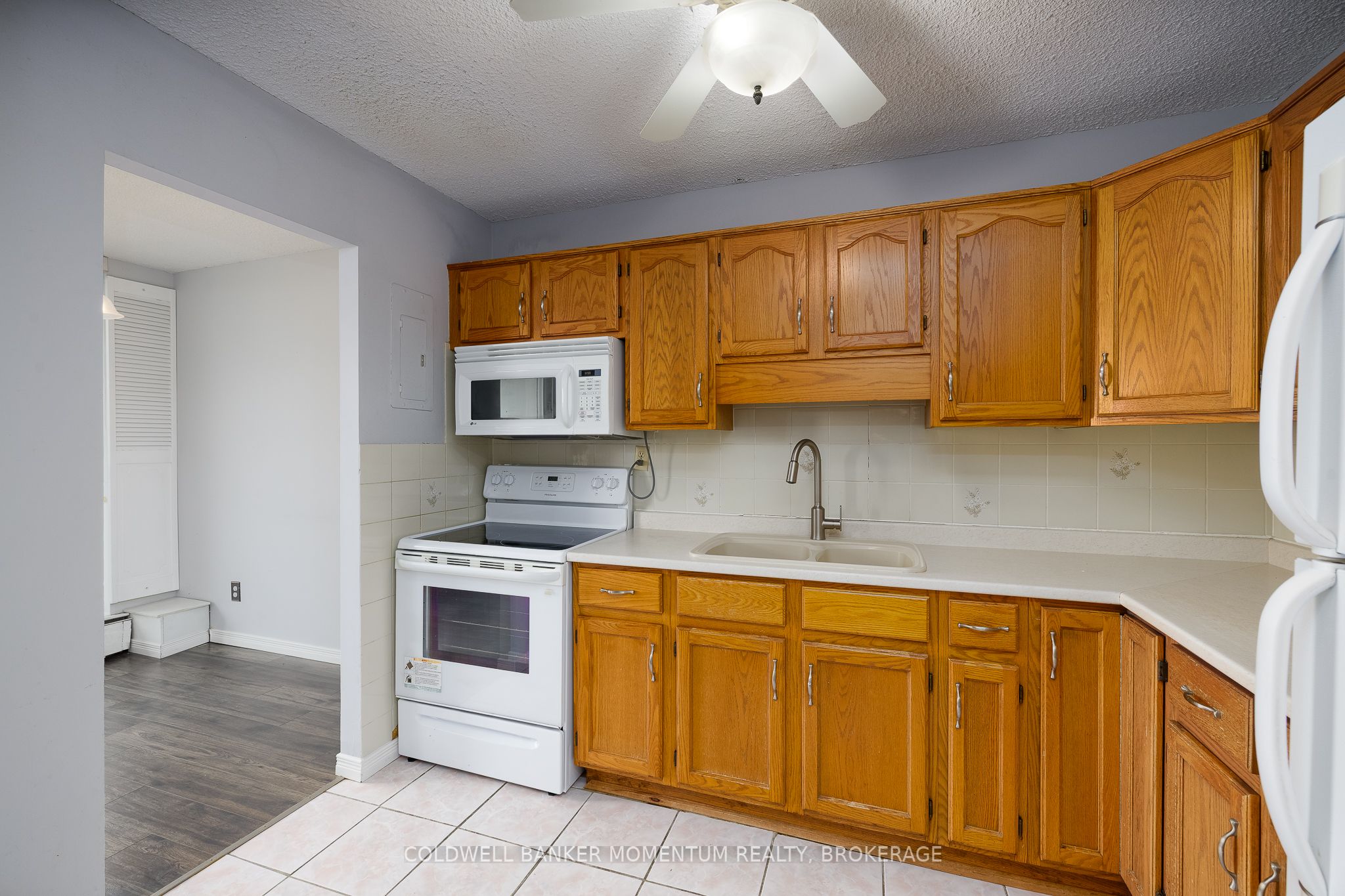 365 Geneva Street 1002 Property Photo 10
