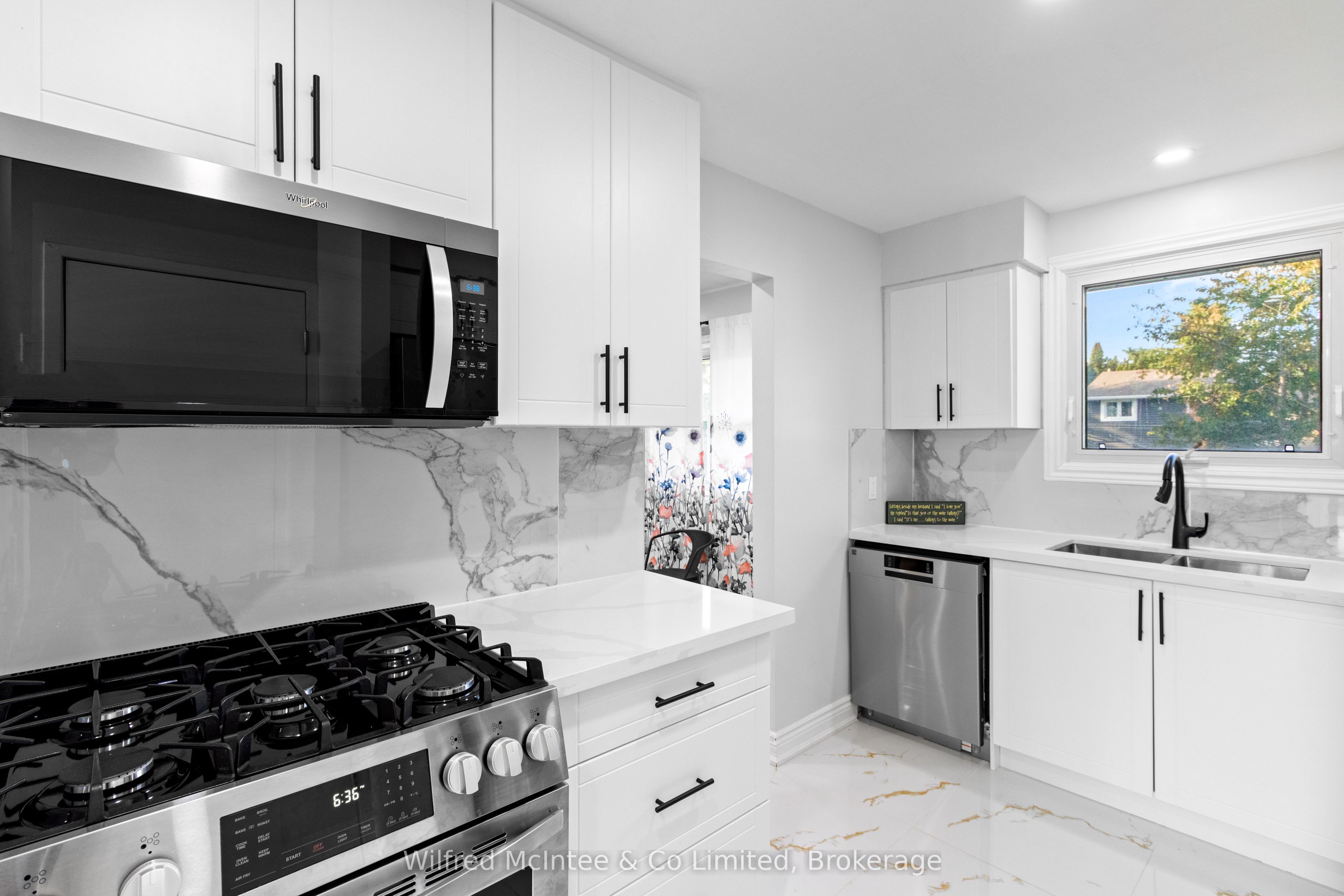 517 Wales Drive Property Photo 2