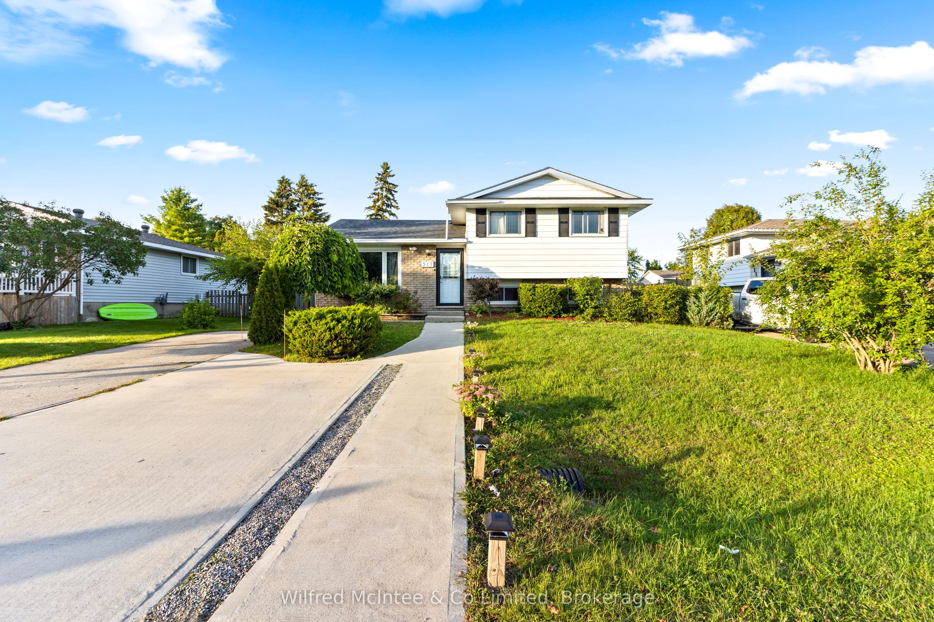 517 Wales Drive Property Photo 3
