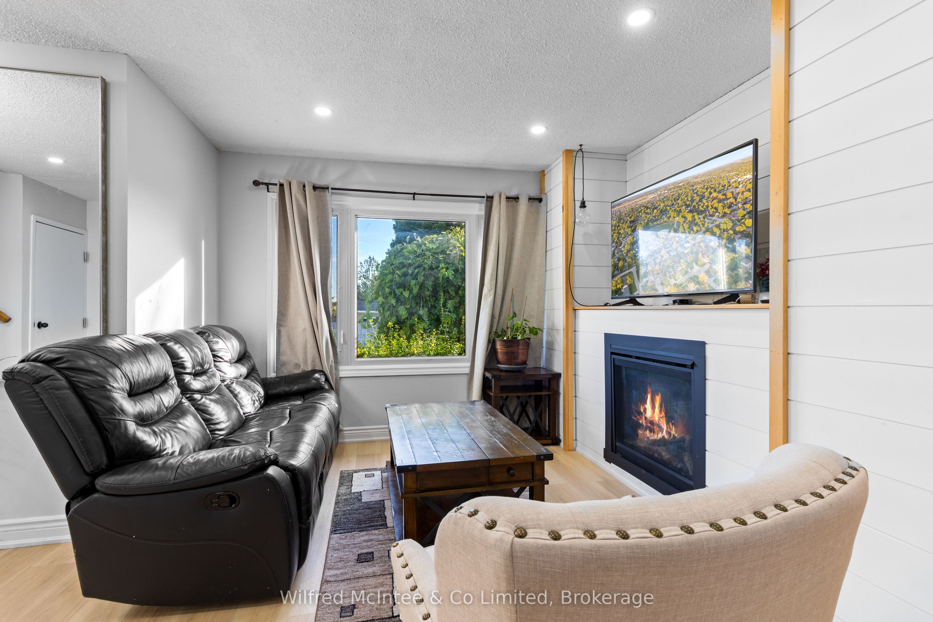 517 Wales Drive Property Photo 10