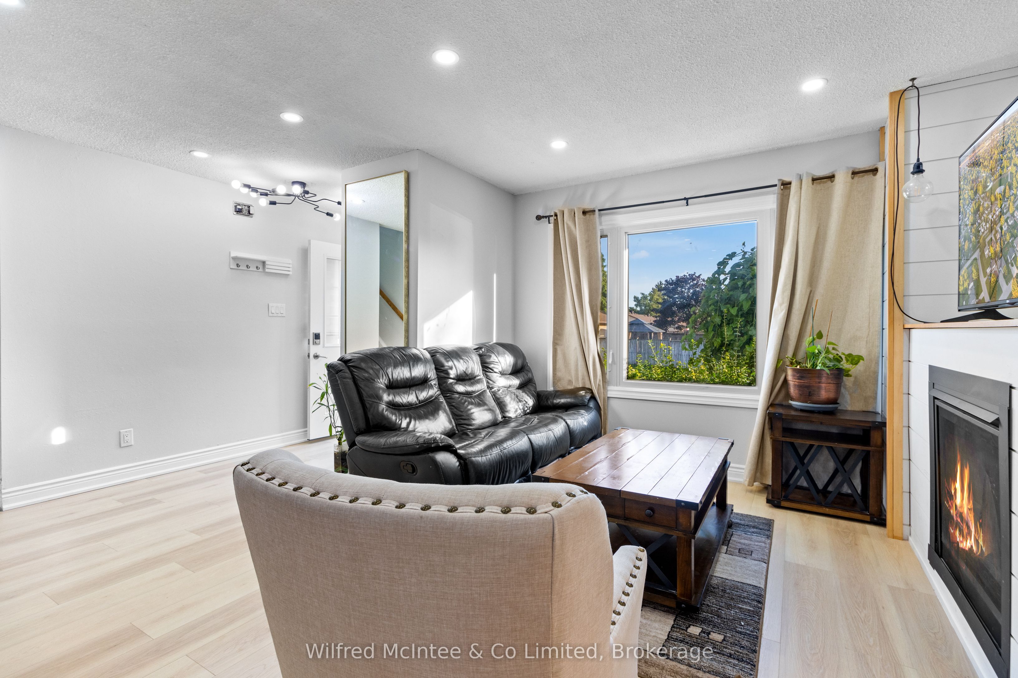 517 Wales Drive Property Photo 13