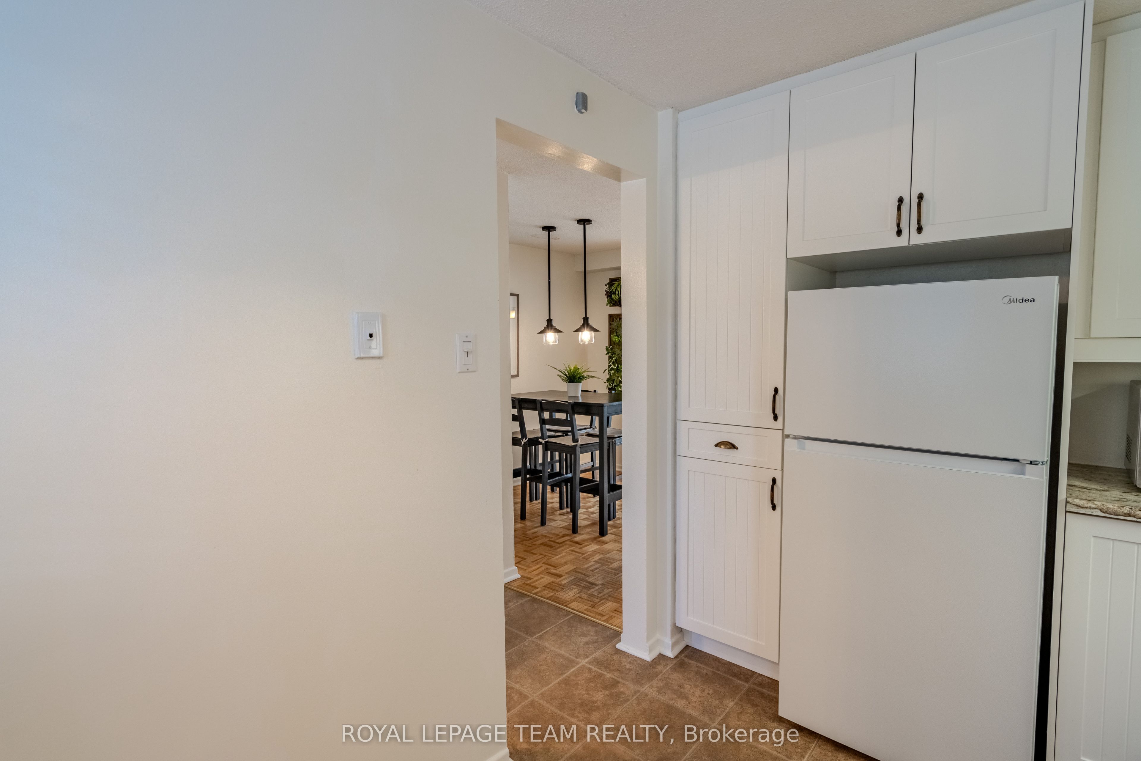 2 Larkshire Lane B Property Photo 7