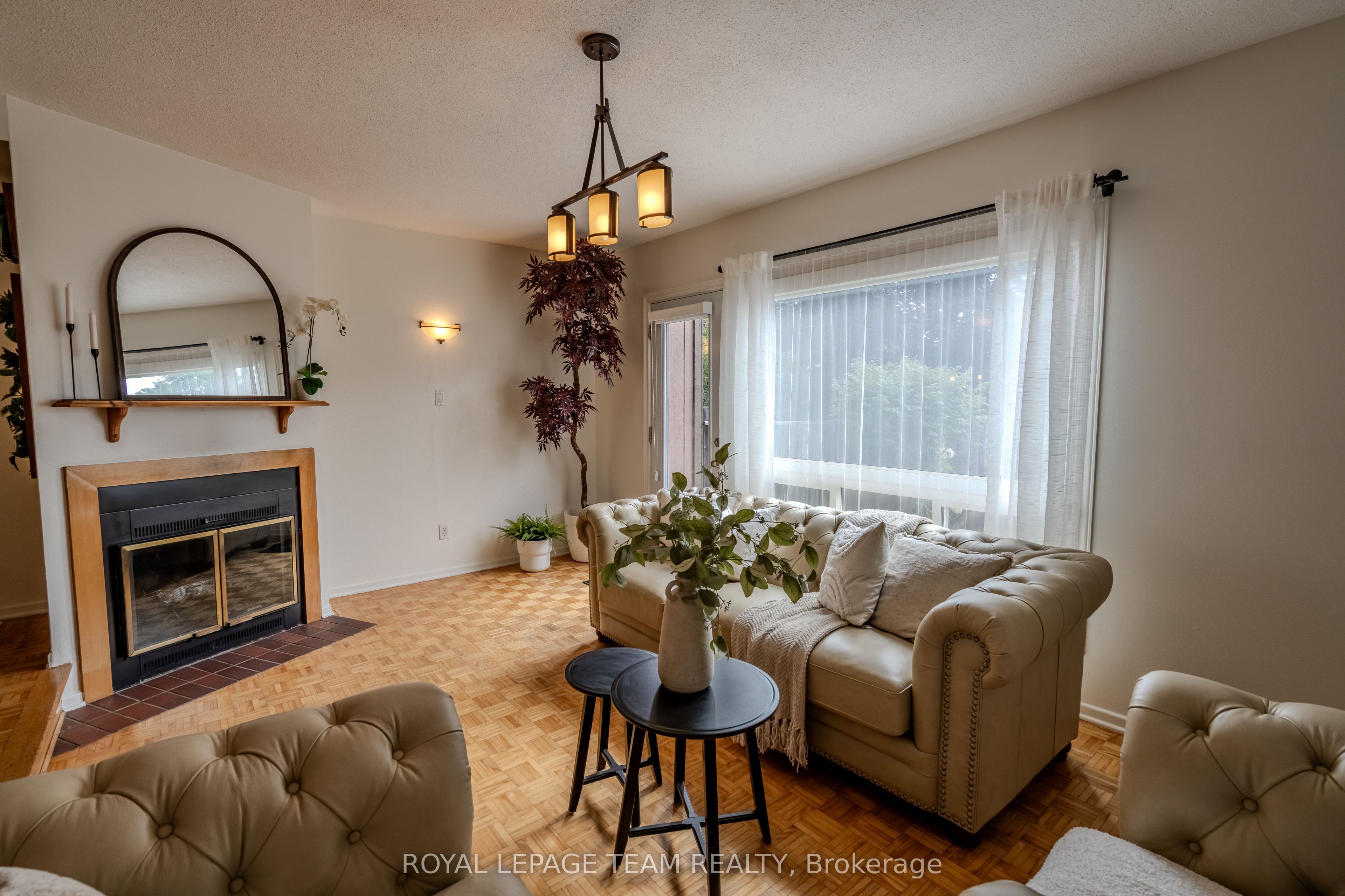2 Larkshire Lane B Property Photo 12