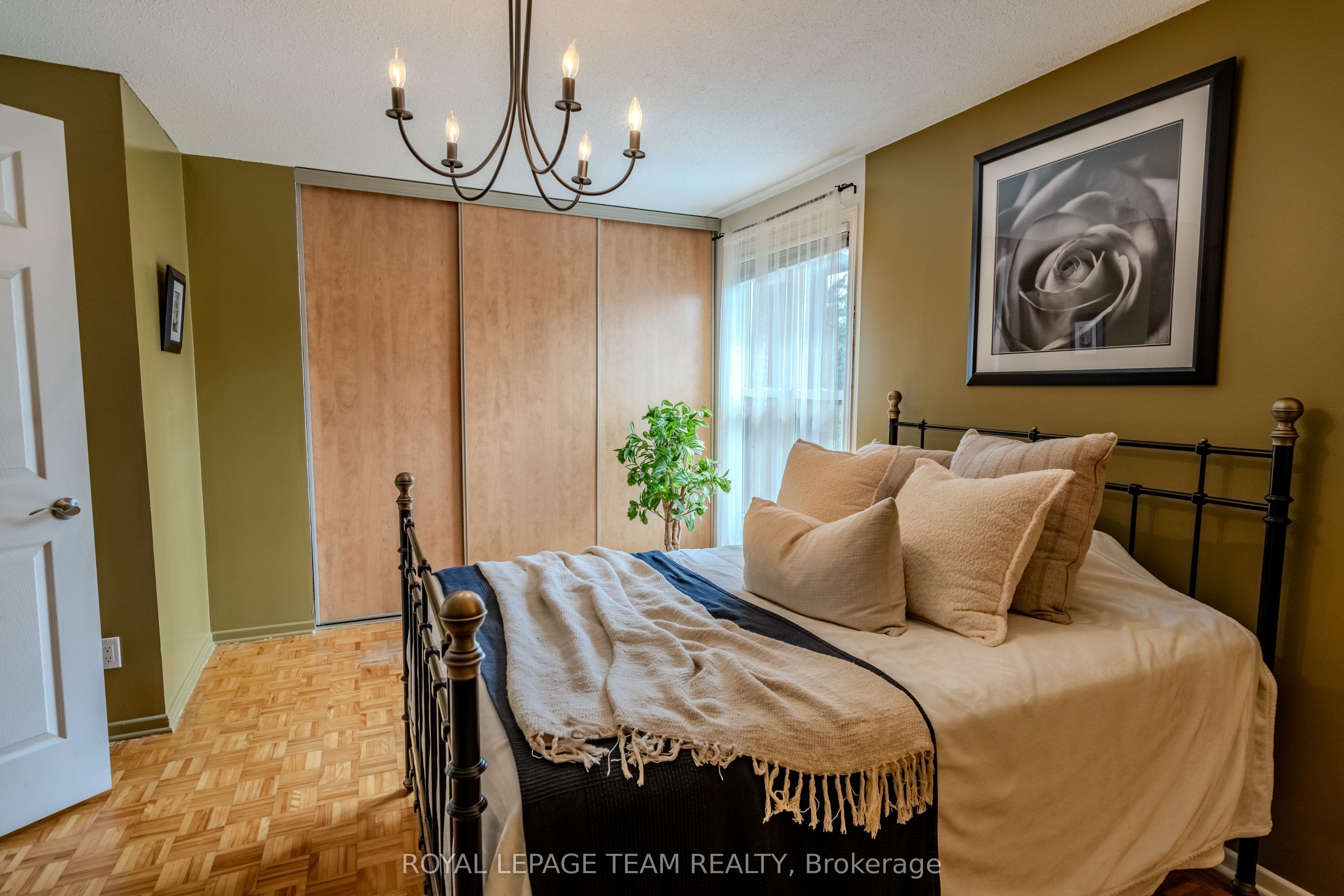 2 Larkshire Lane B Property Photo 18