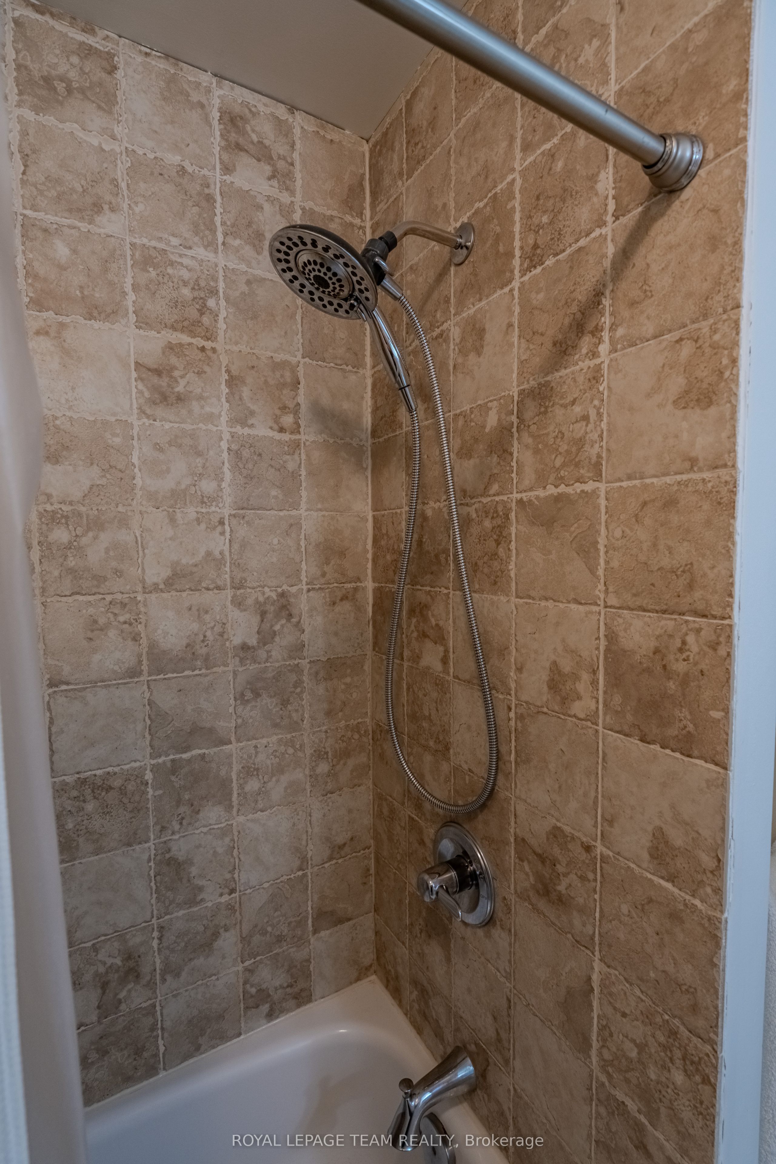 2 Larkshire Lane B Property Photo 22