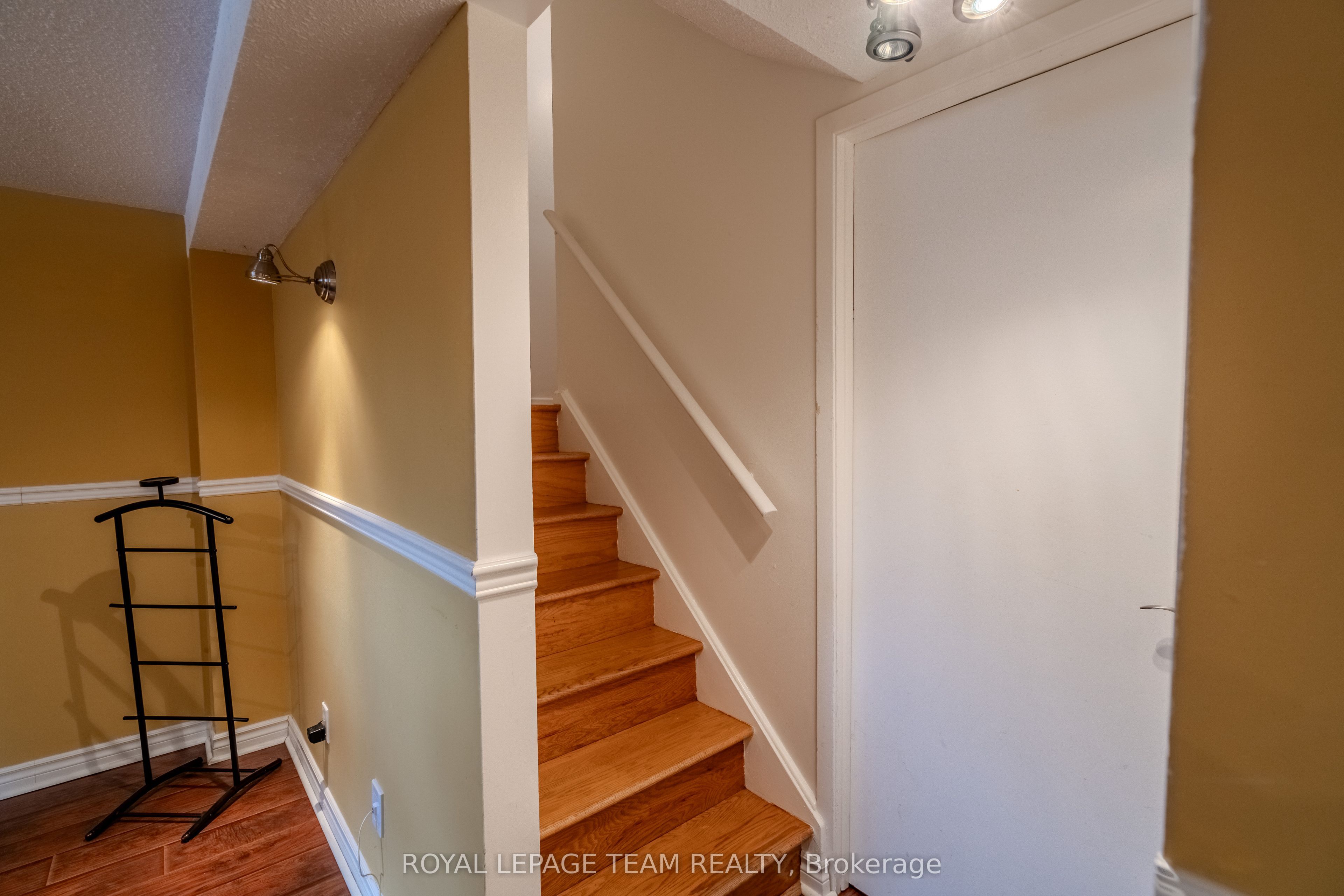 2 Larkshire Lane B Property Photo 23