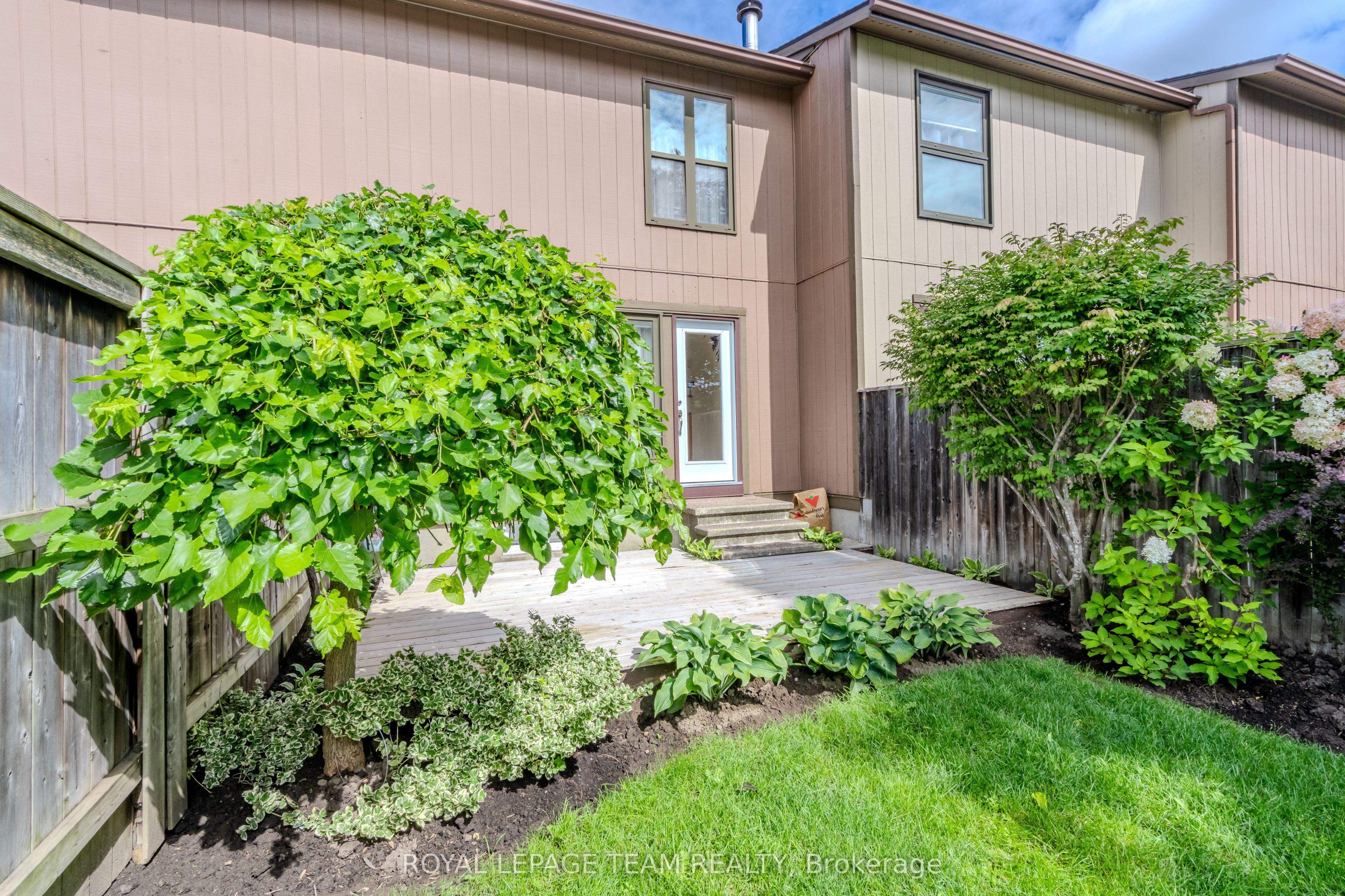 2 Larkshire Lane B Property Photo 31