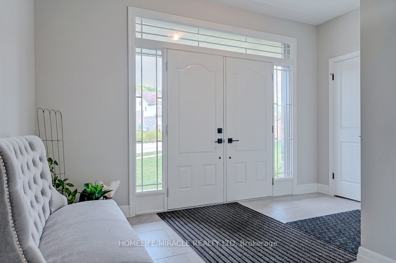 249 Ladyslipper Drive Property Photo 2