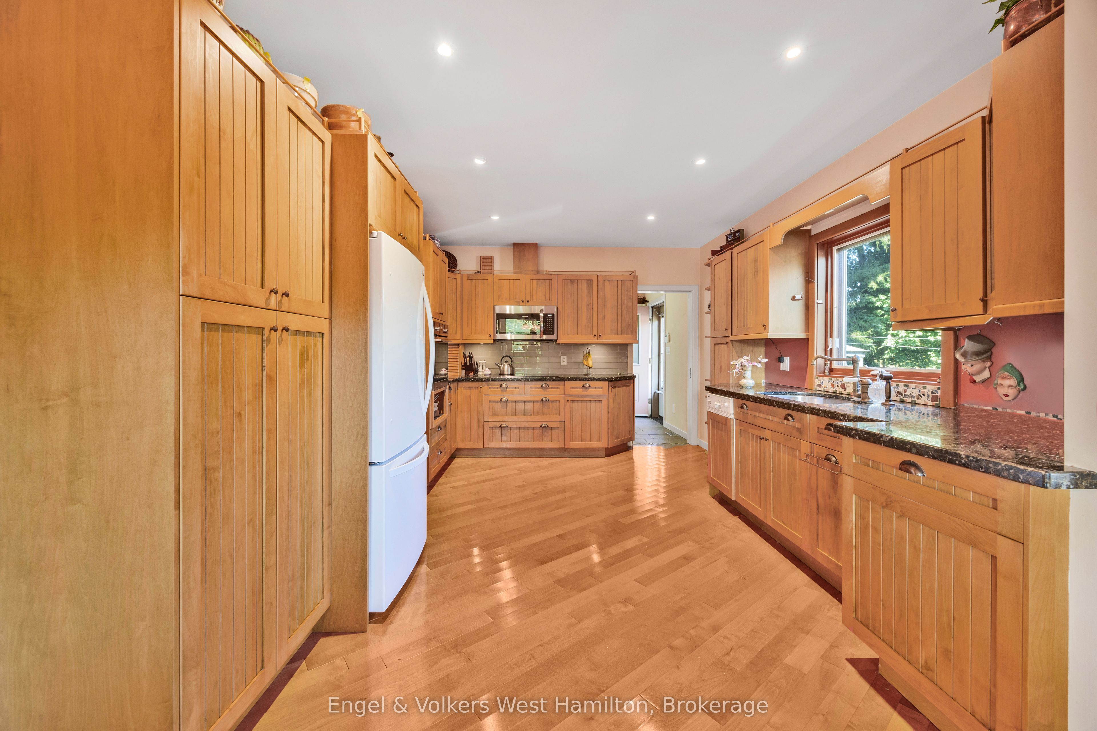 94 8 Highway Property Photo 12