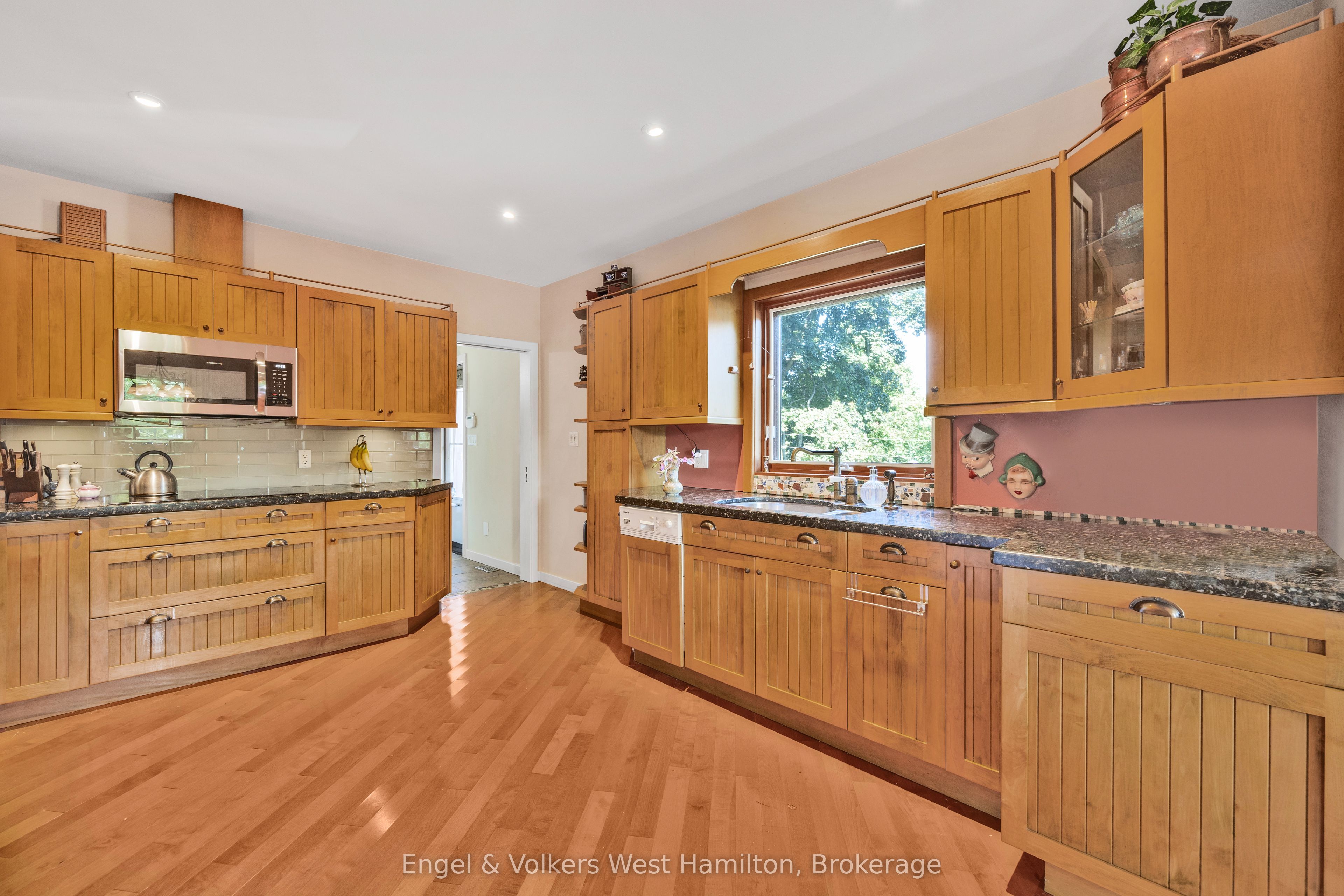 94 8 Highway Property Photo 13