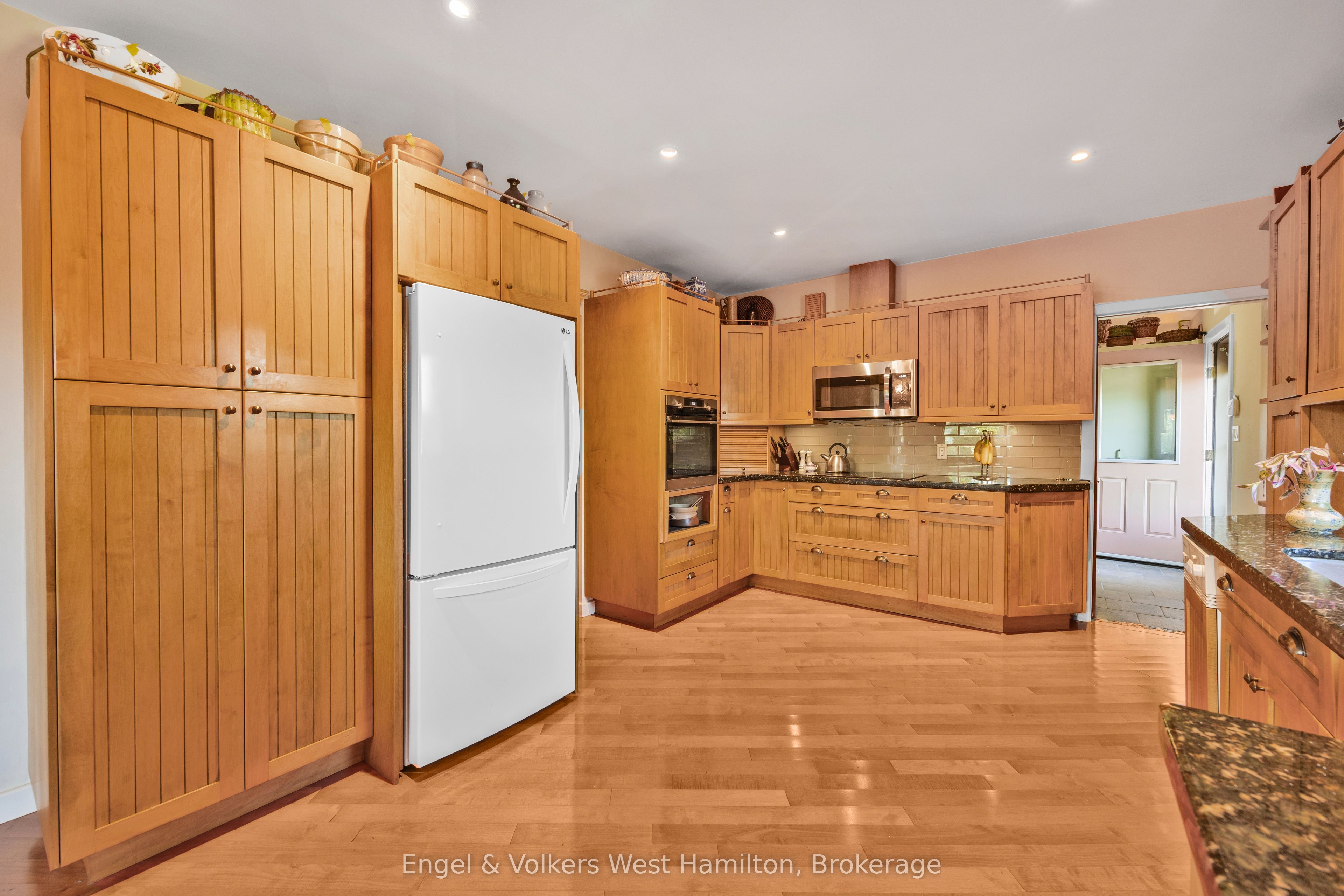 94 8 Highway Property Photo 17