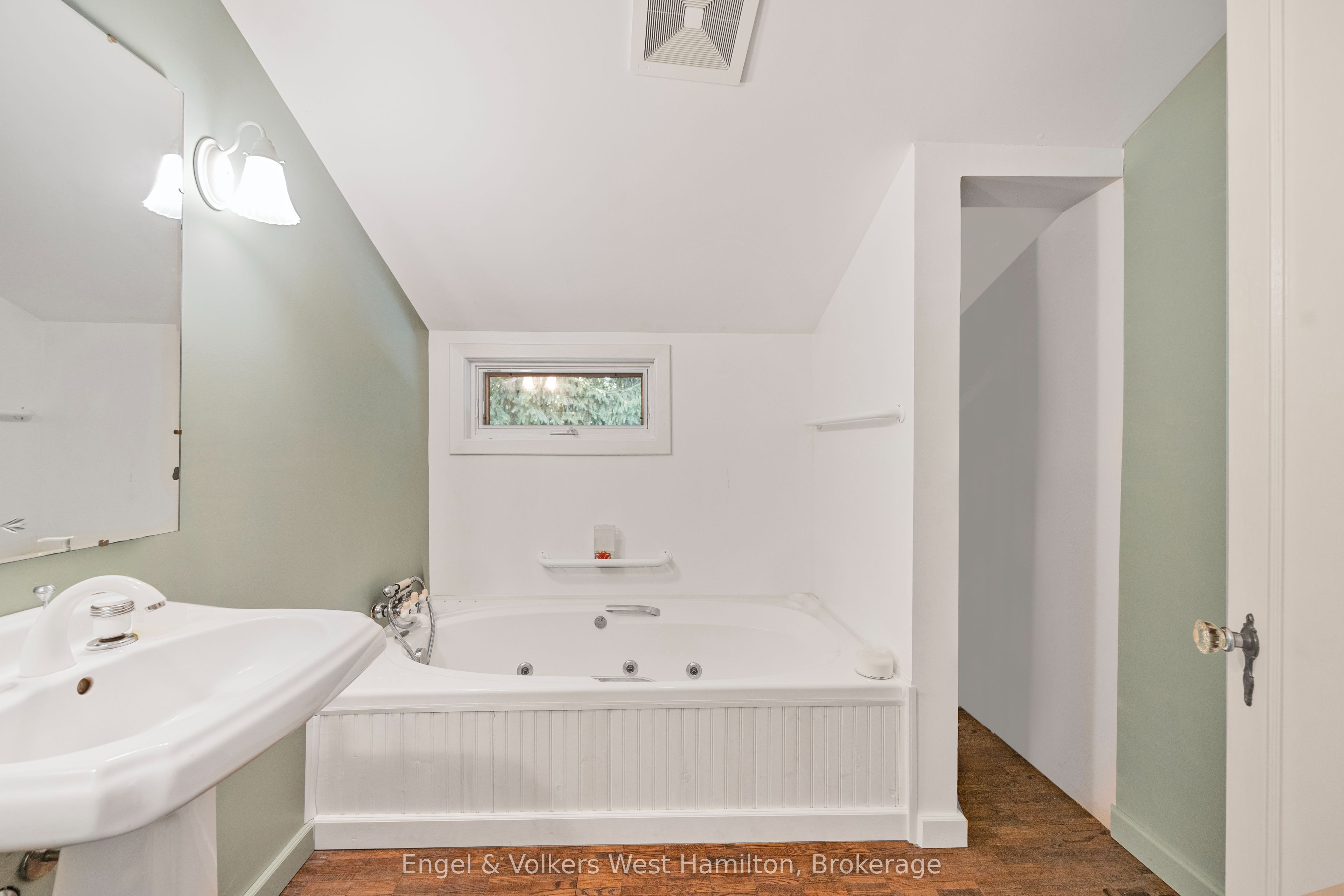 94 8 Highway Property Photo 29