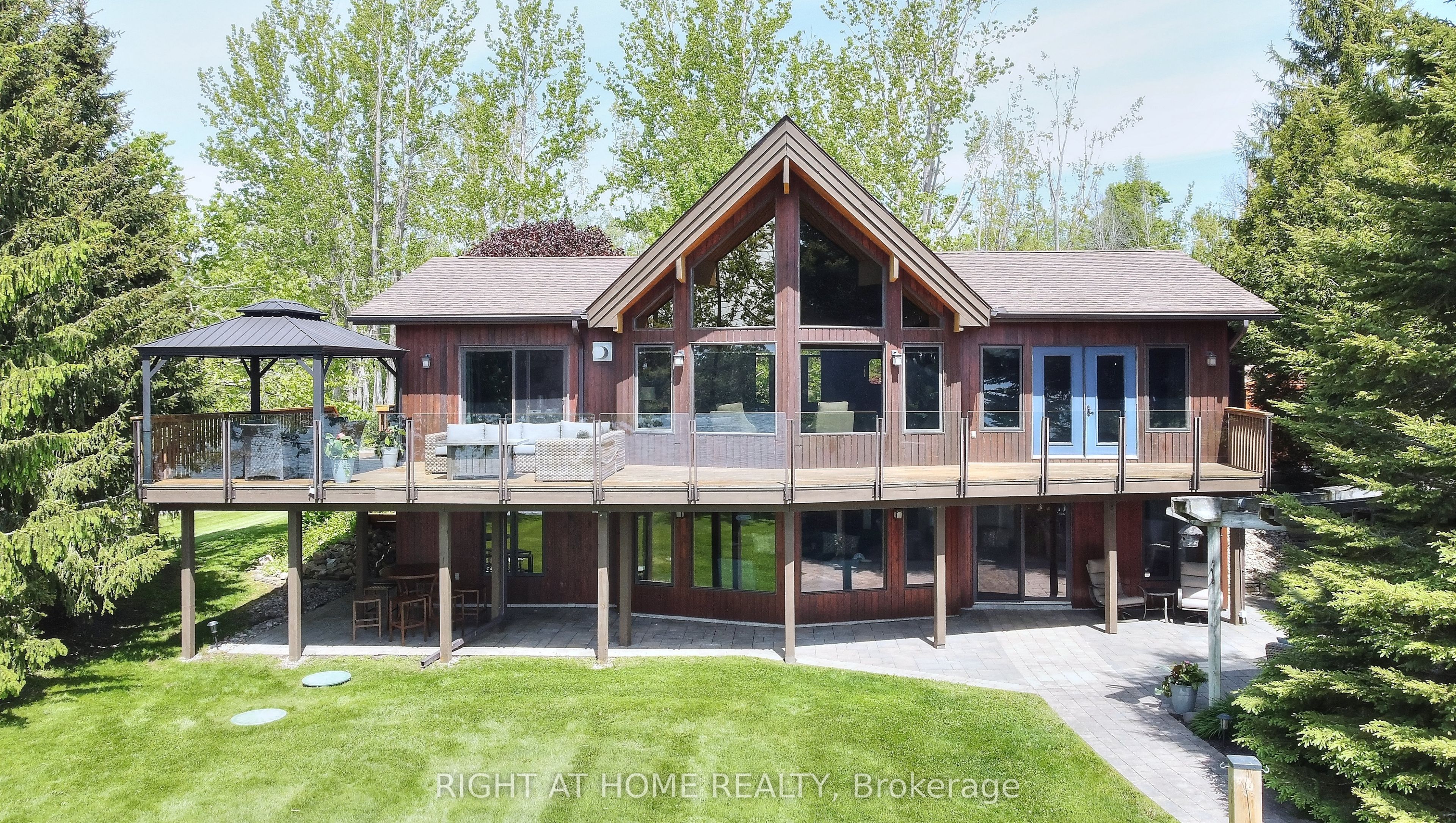 9 Lawson Court Property Photo 6