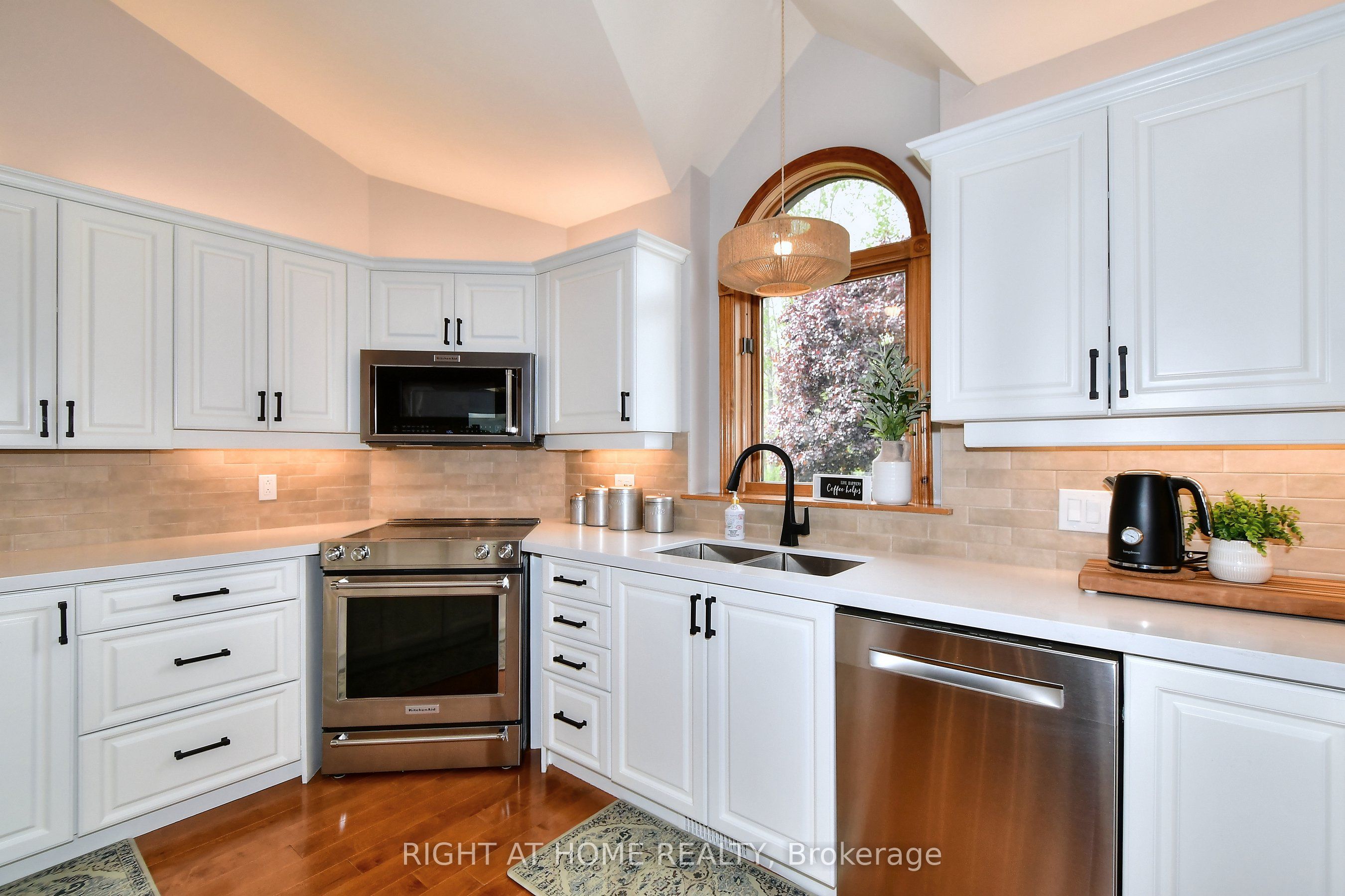 9 Lawson Court Property Photo 16