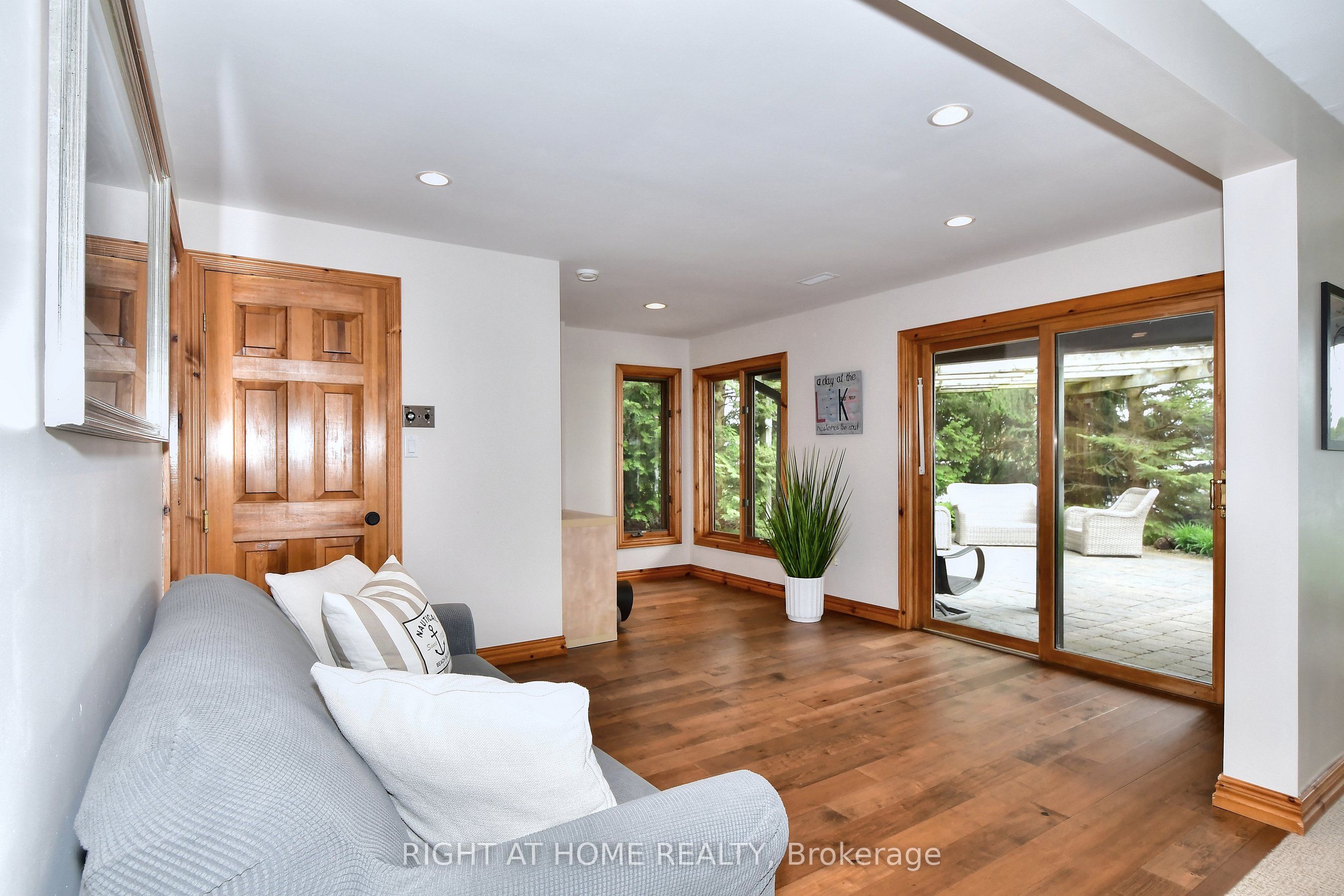 9 Lawson Court Property Photo 35