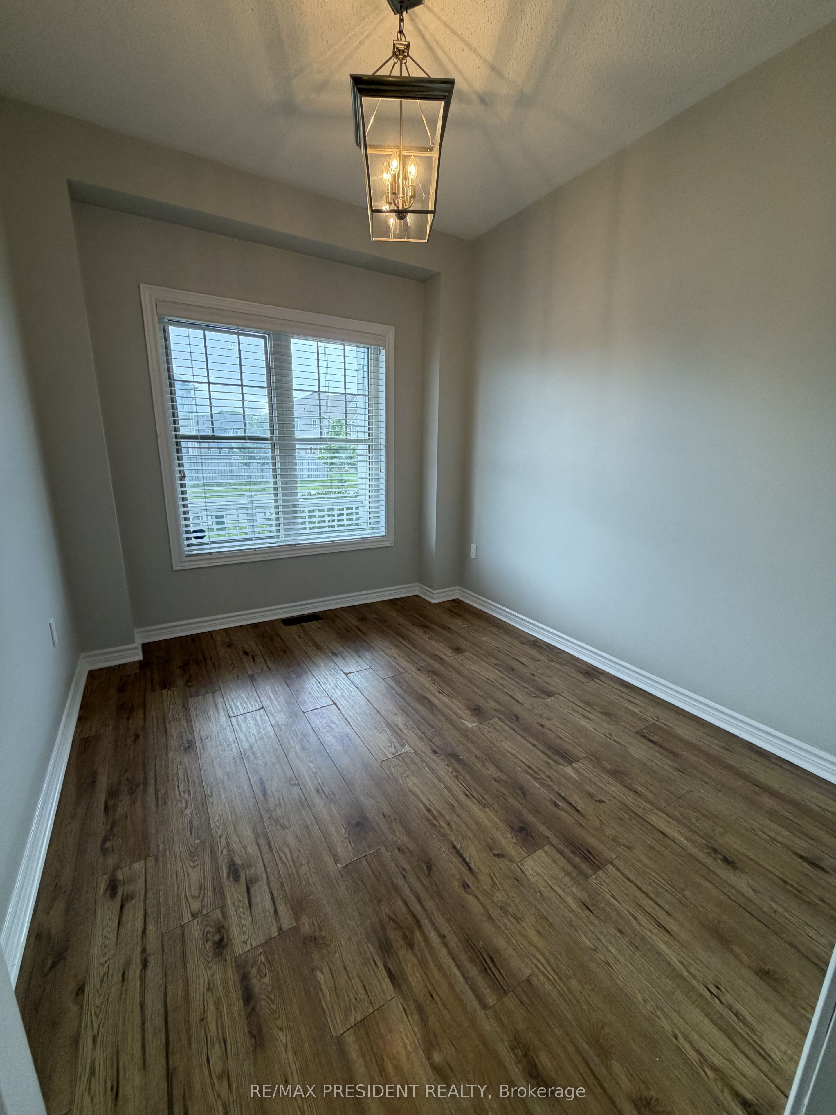 428 Tansley Street Property Photo 2