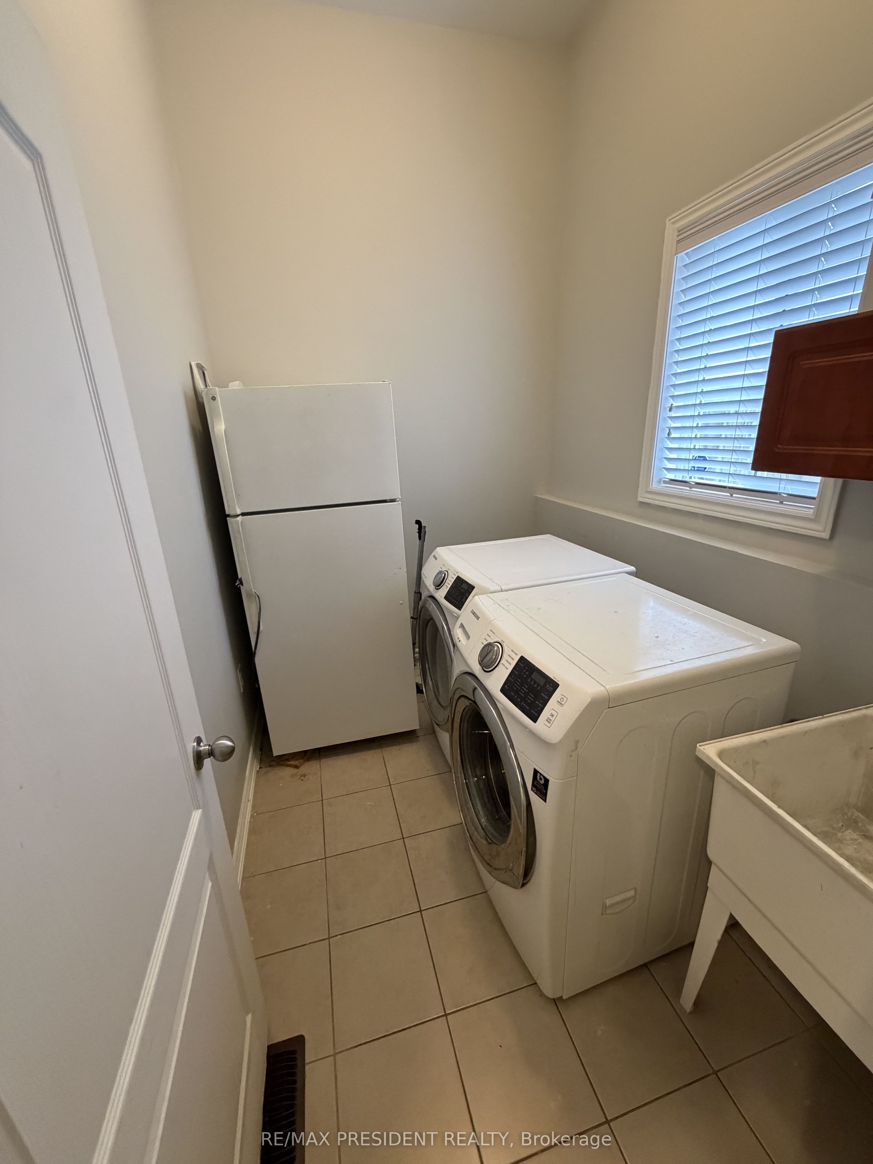 428 Tansley Street Property Photo 9