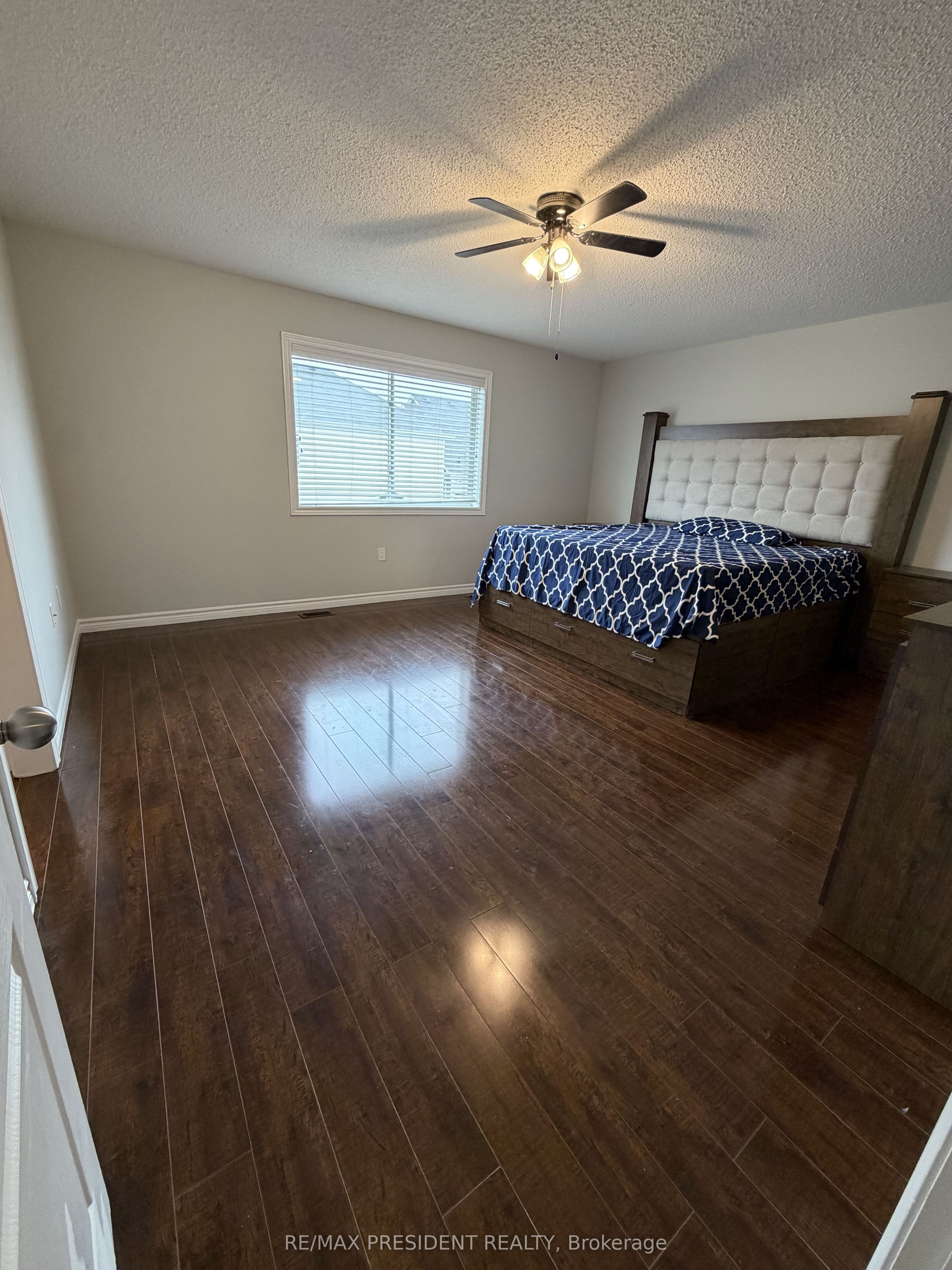 428 Tansley Street Property Photo 10