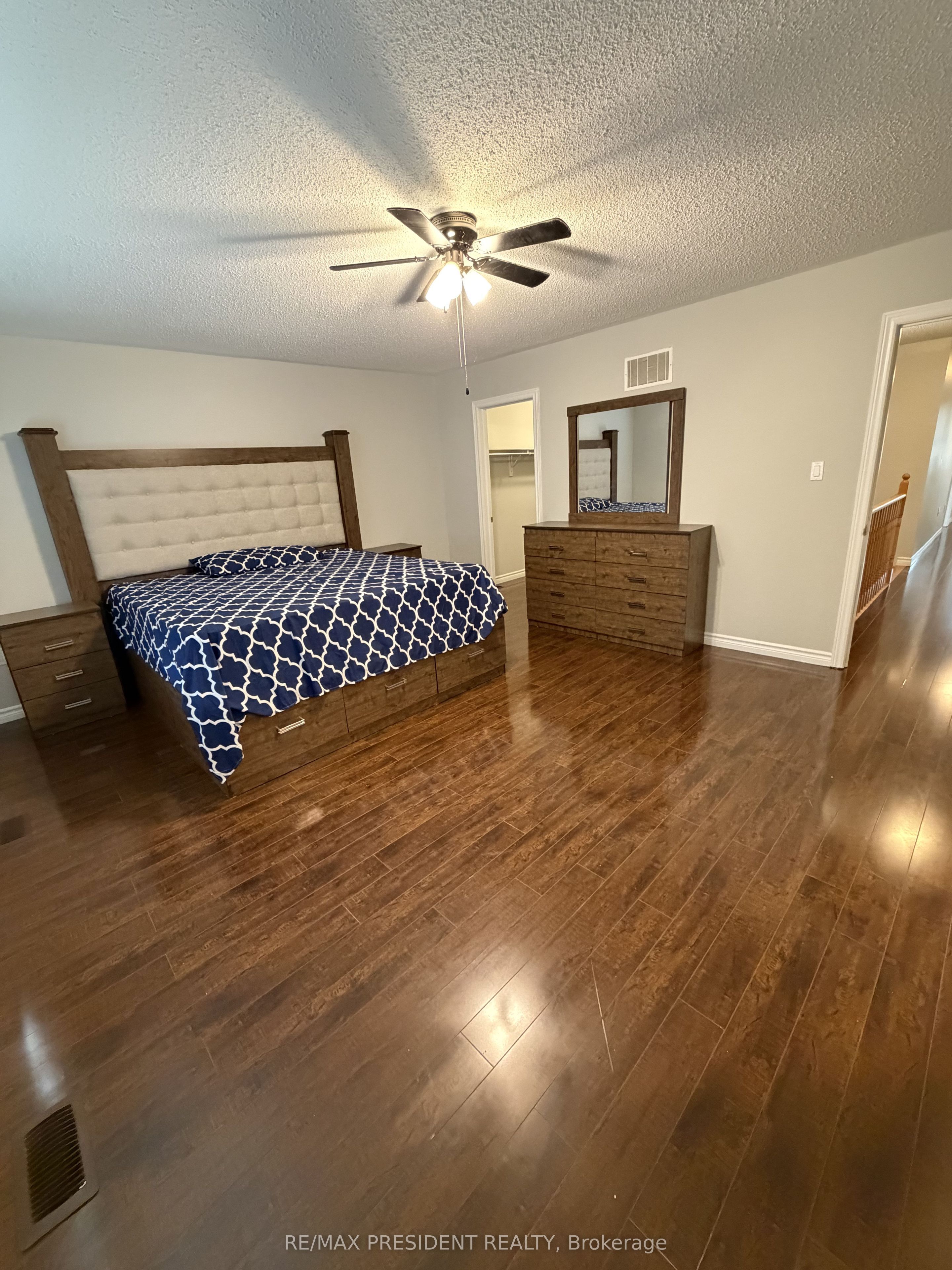 428 Tansley Street Property Photo 11