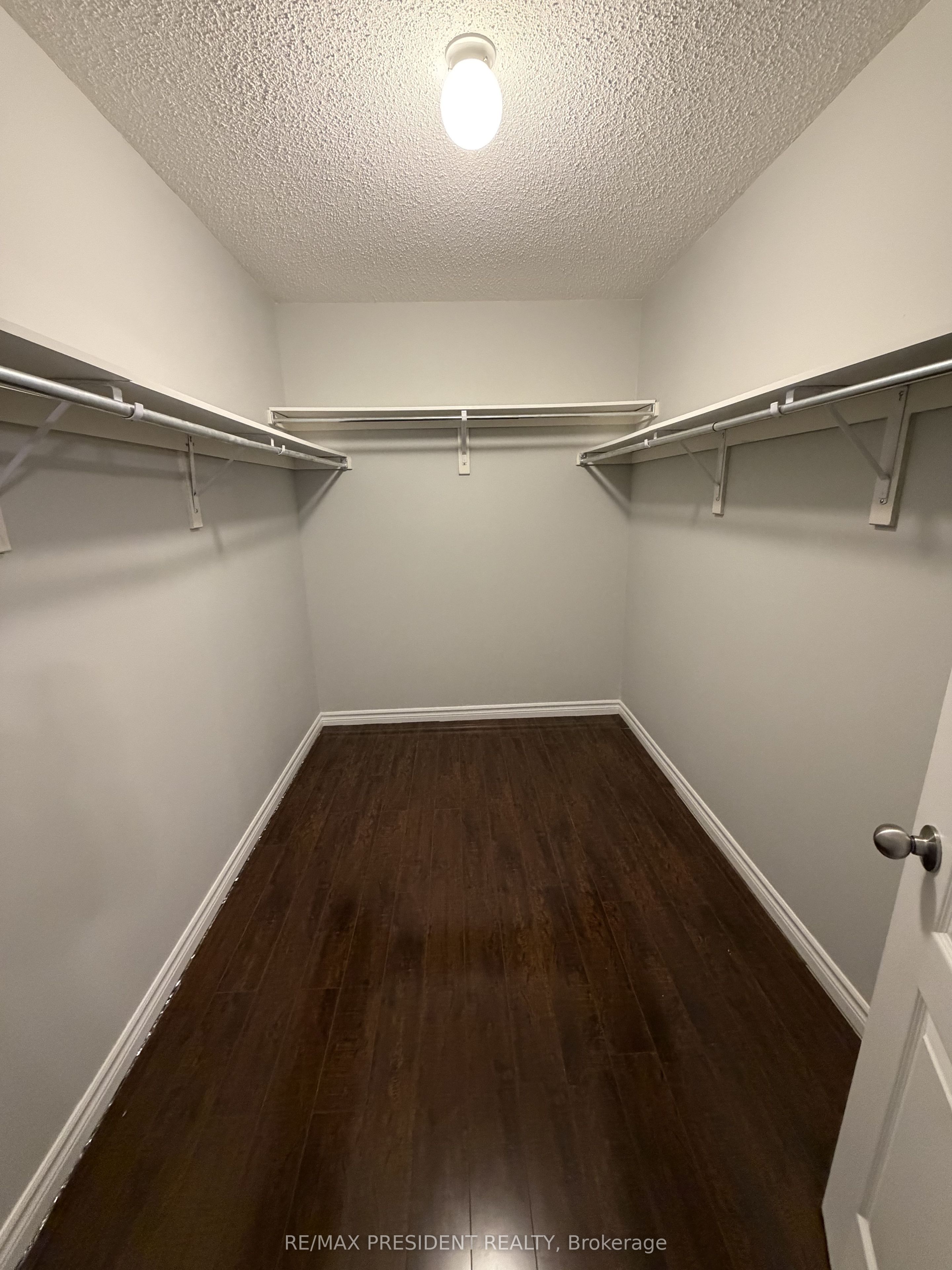 428 Tansley Street Property Photo 12