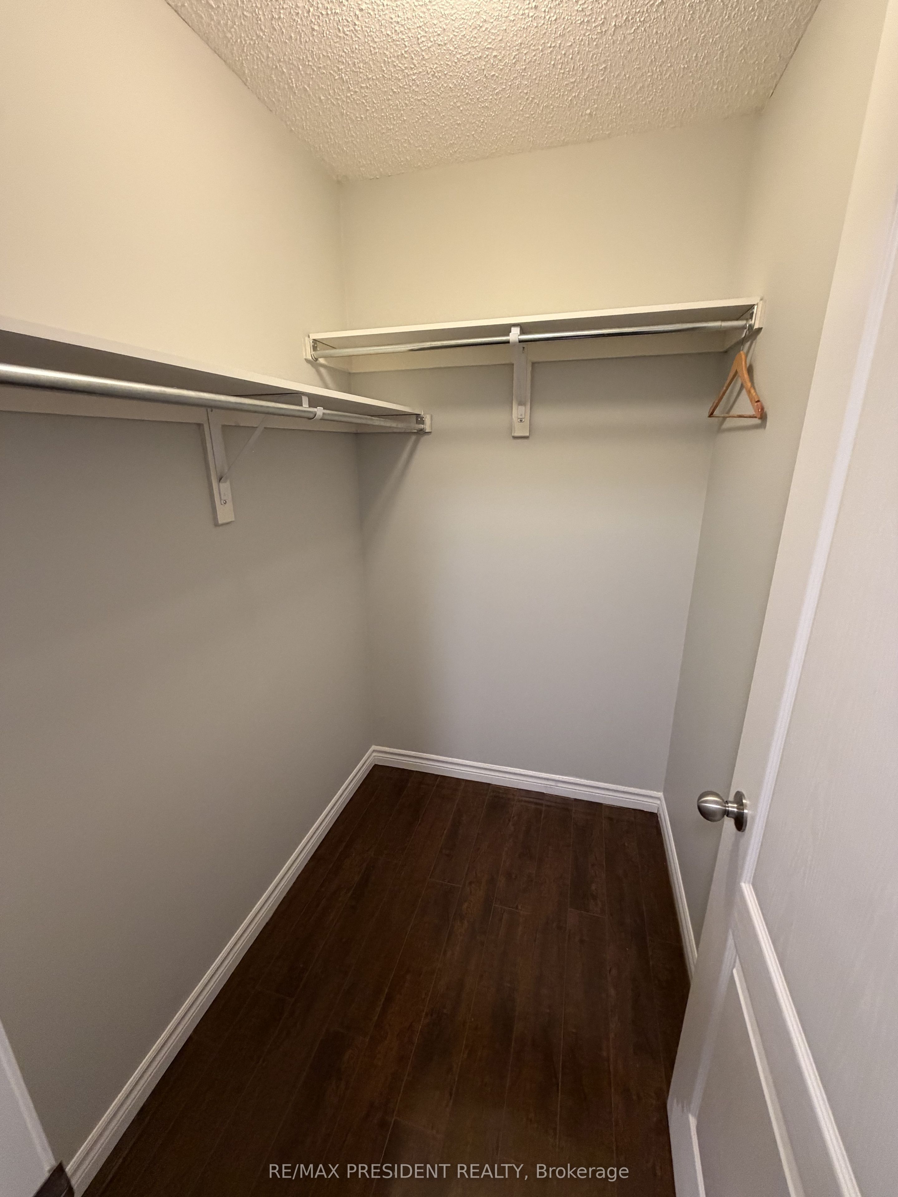 428 Tansley Street Property Photo 13