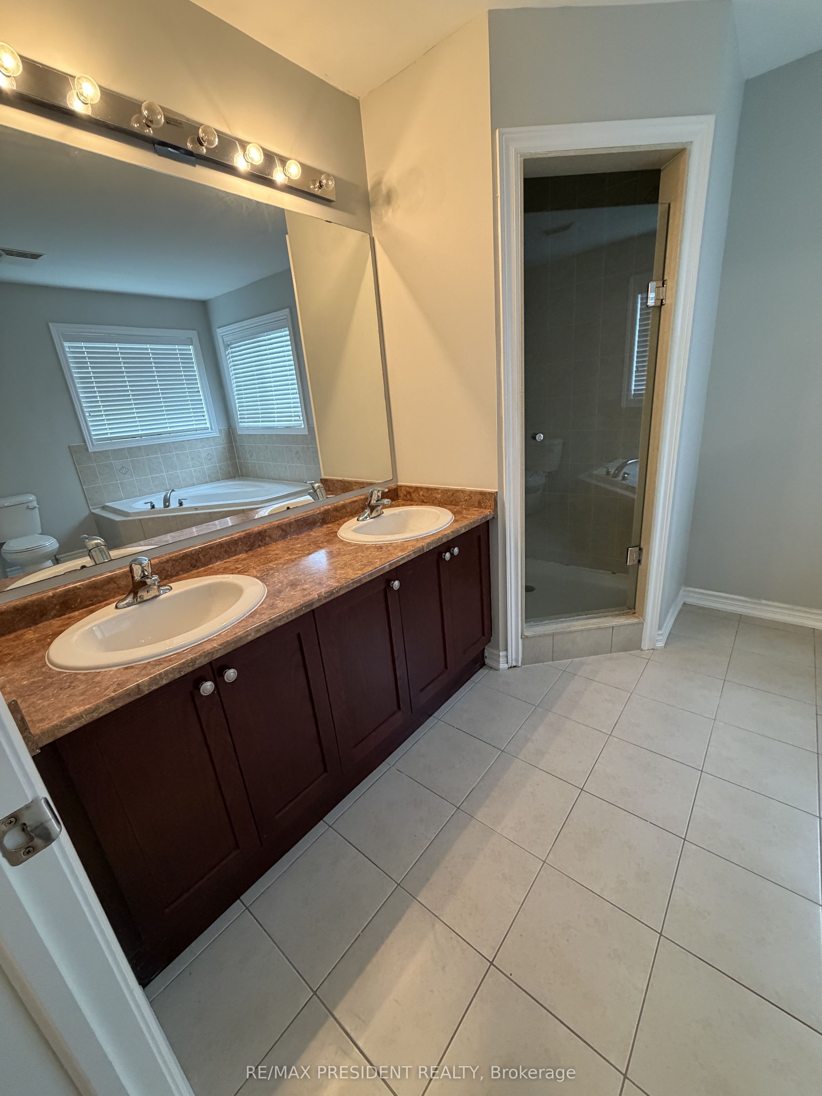 428 Tansley Street Property Photo 14