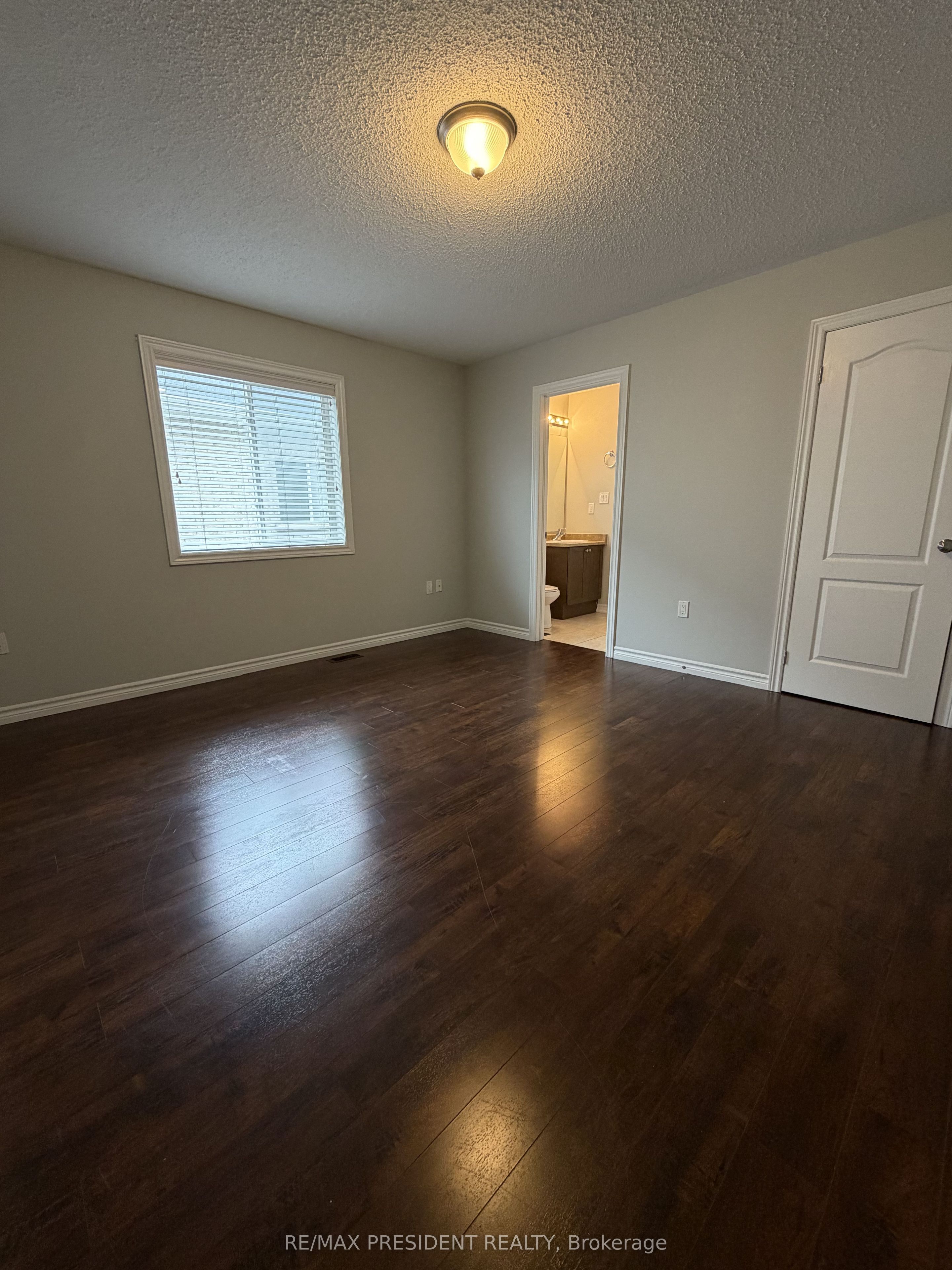 428 Tansley Street Property Photo 20