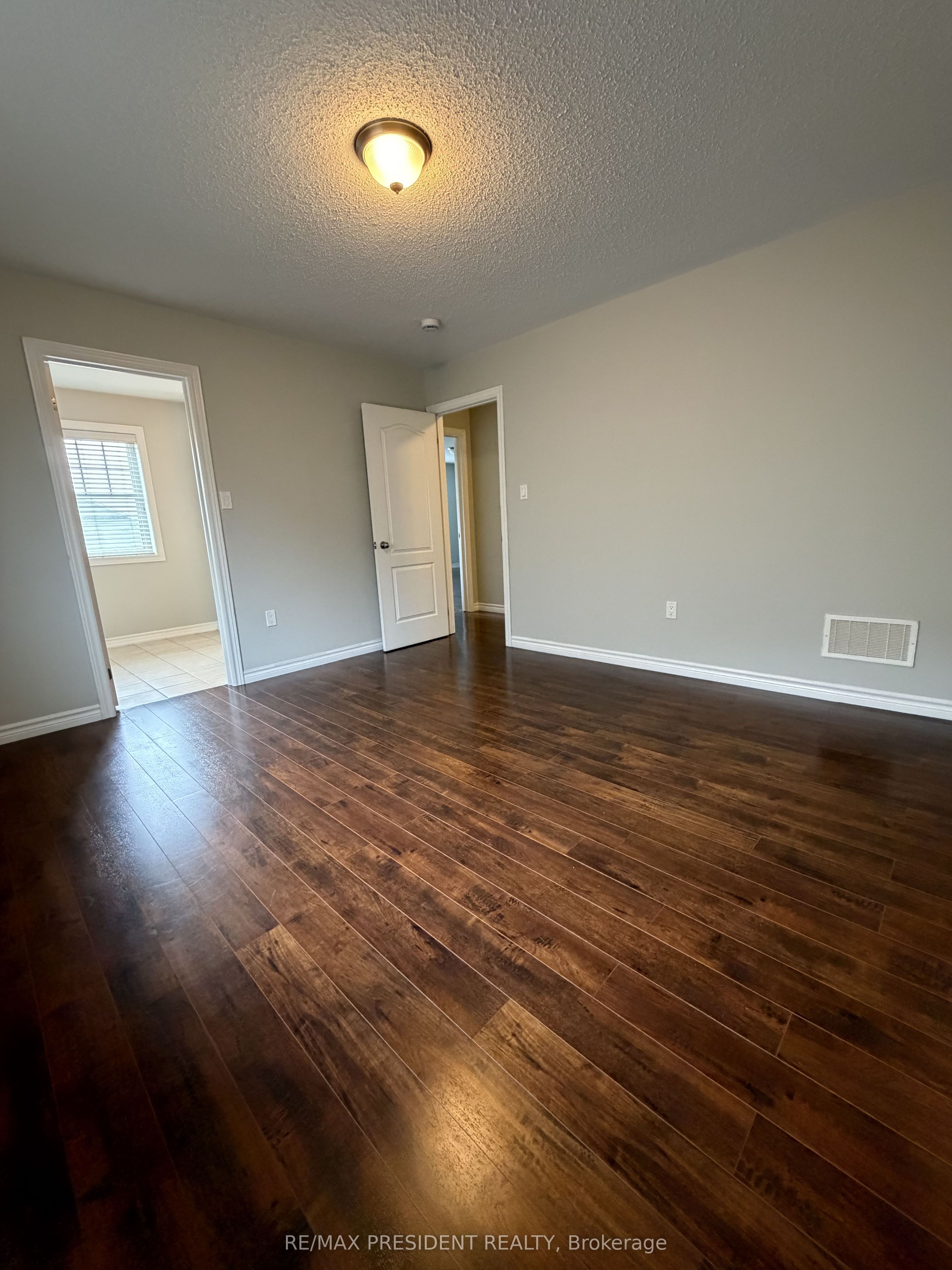 428 Tansley Street Property Photo 22