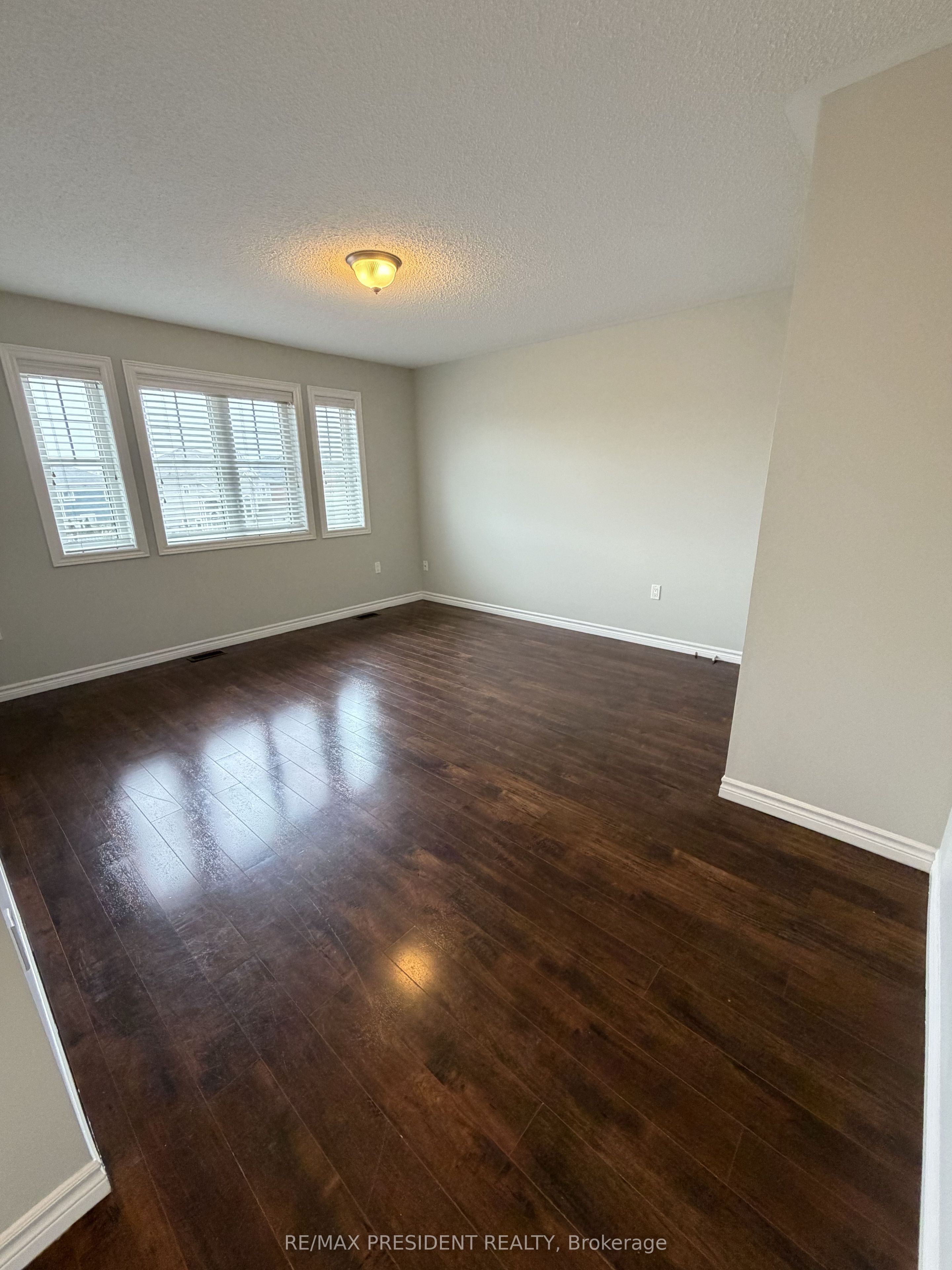 428 Tansley Street Property Photo 24