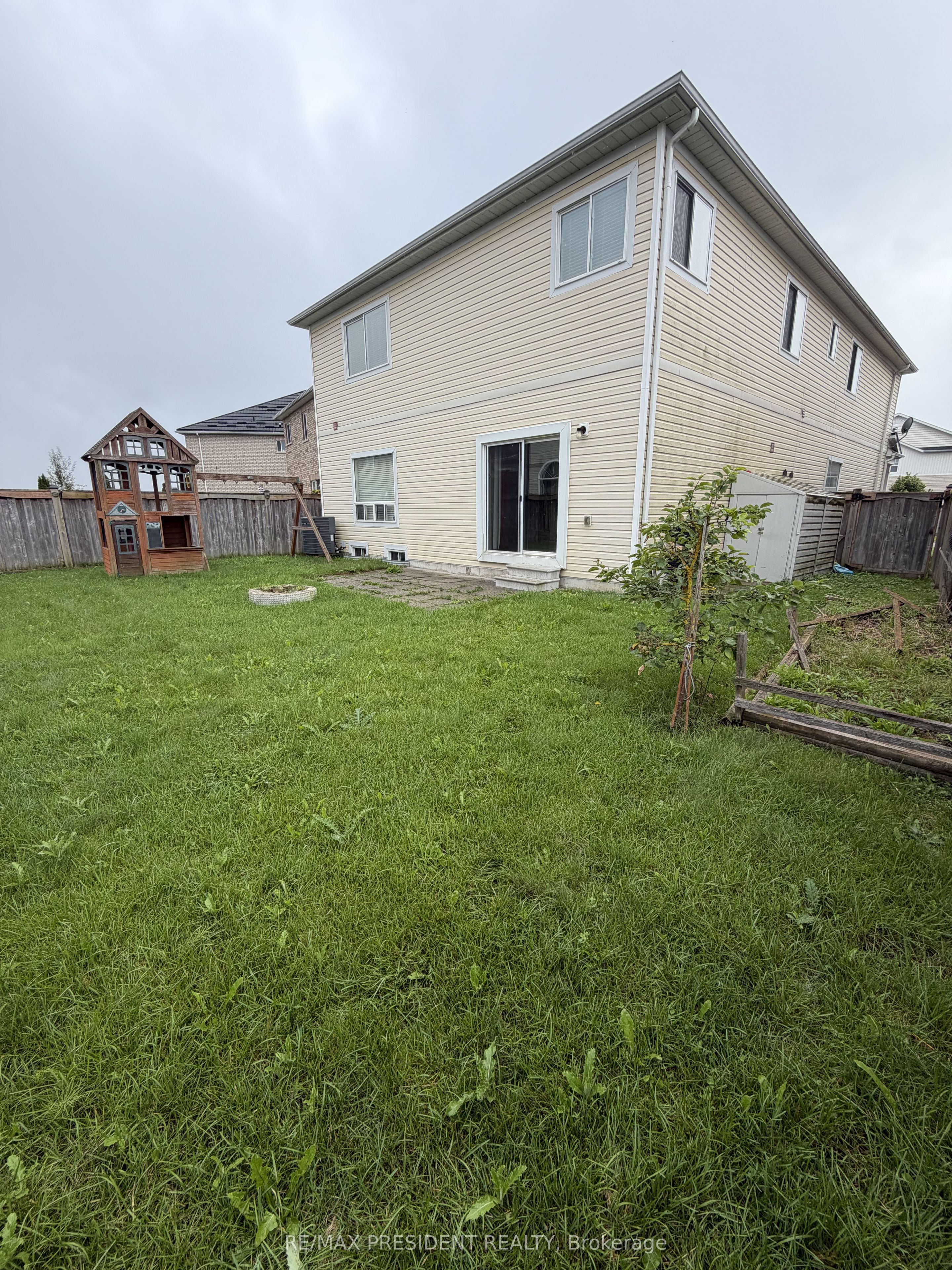 428 Tansley Street Property Photo 26
