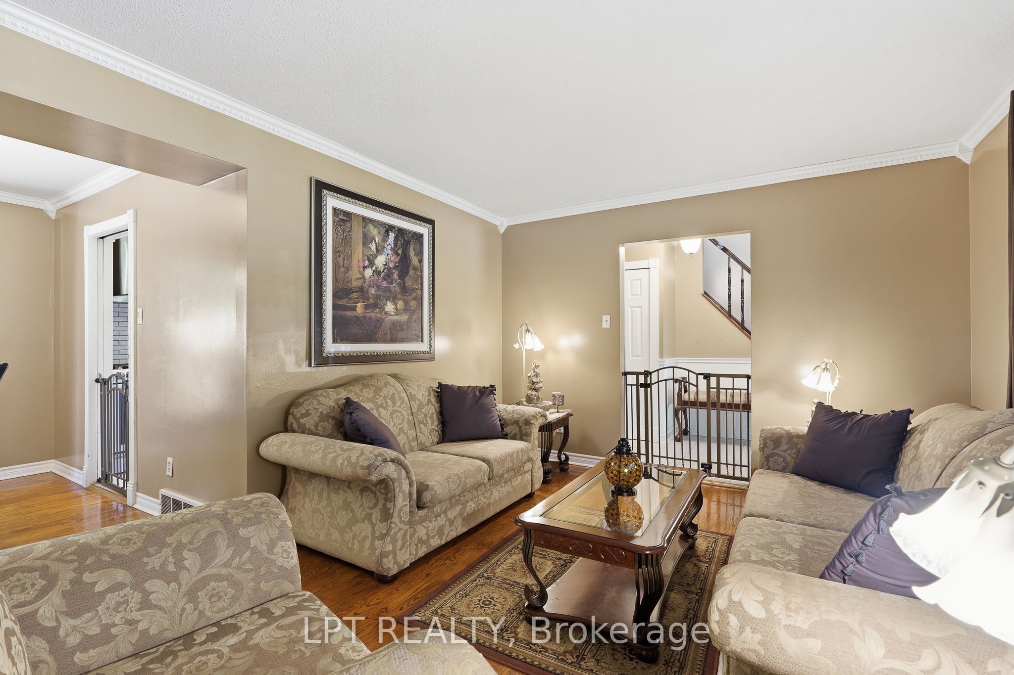 18 Louise Crescent Property Photo 5