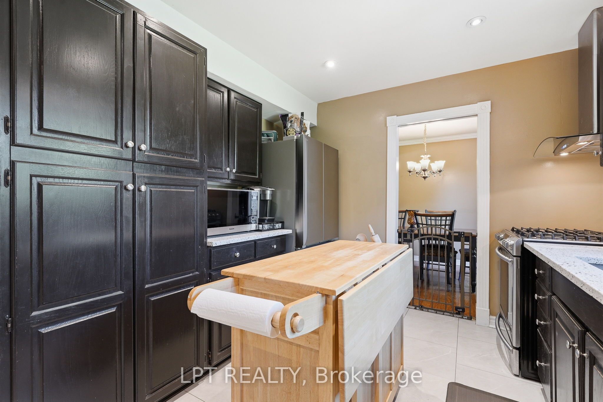 18 Louise Crescent Property Photo 9