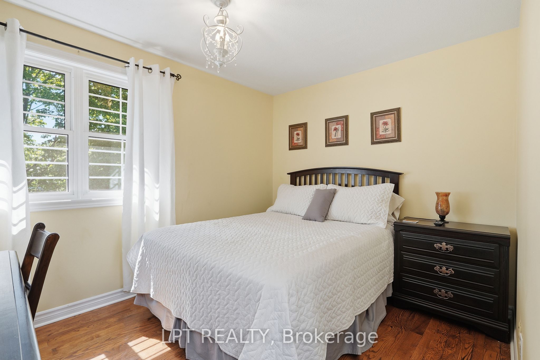 18 Louise Crescent Property Photo 20