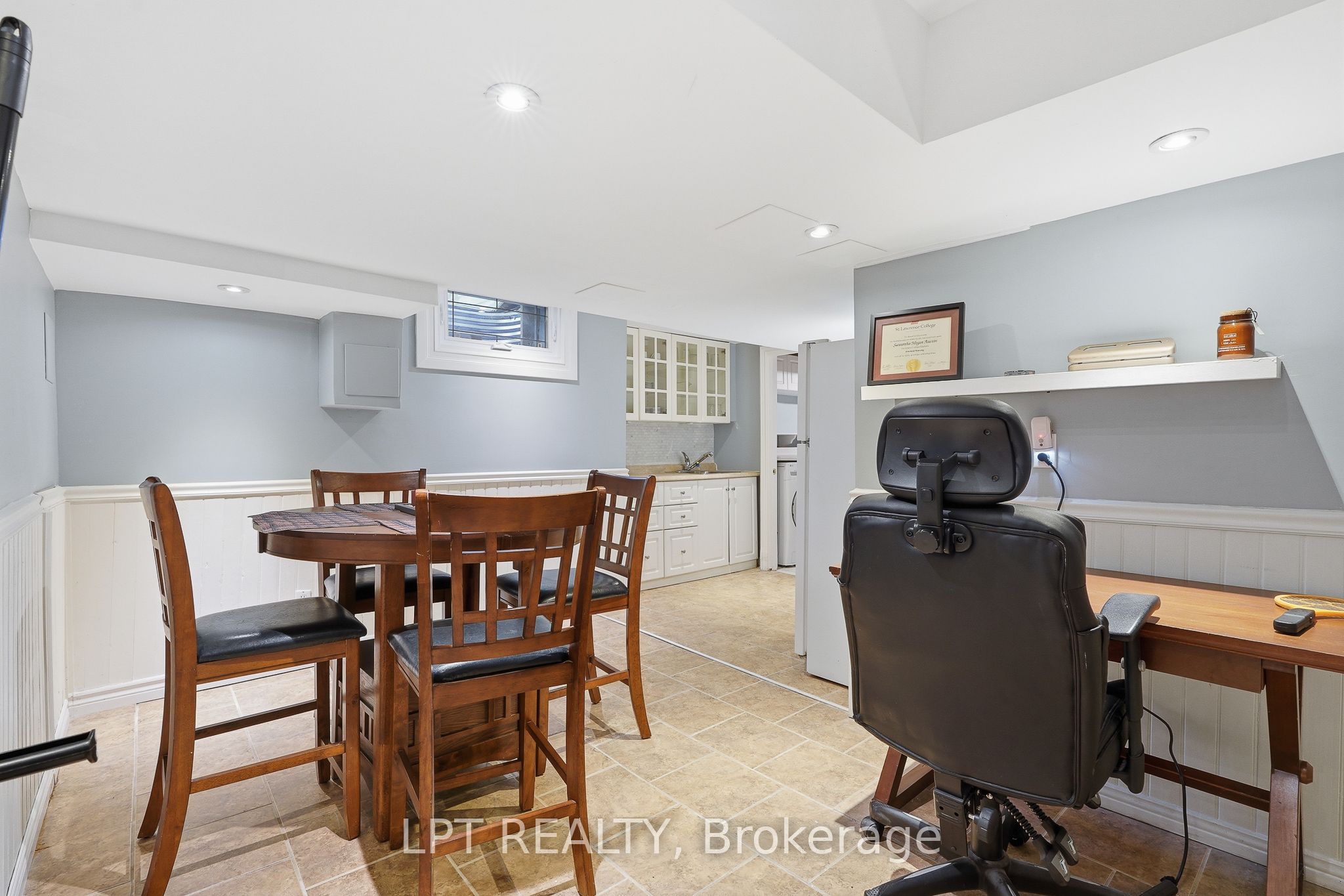 18 Louise Crescent Property Photo 29