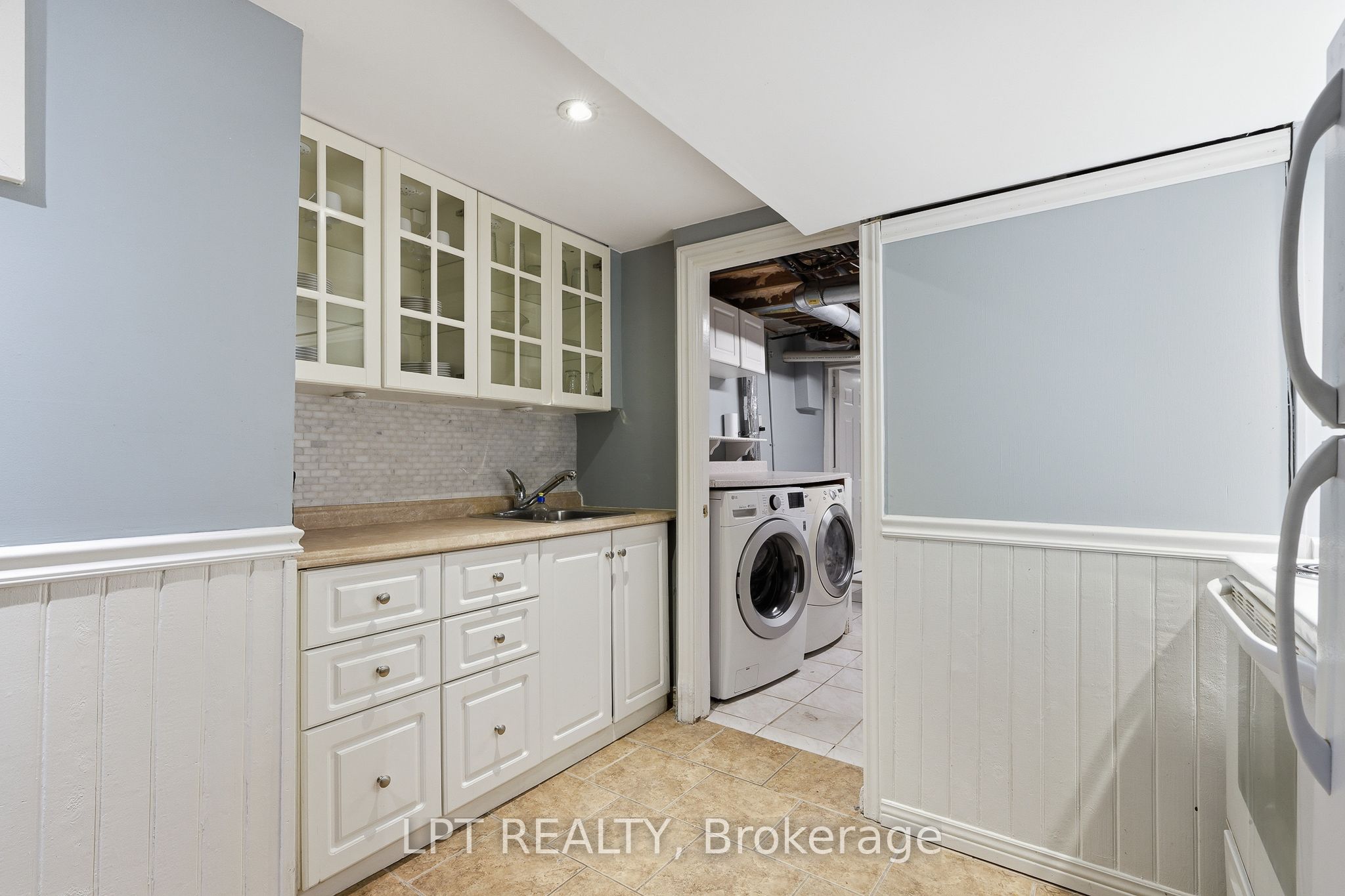 18 Louise Crescent Property Photo 31